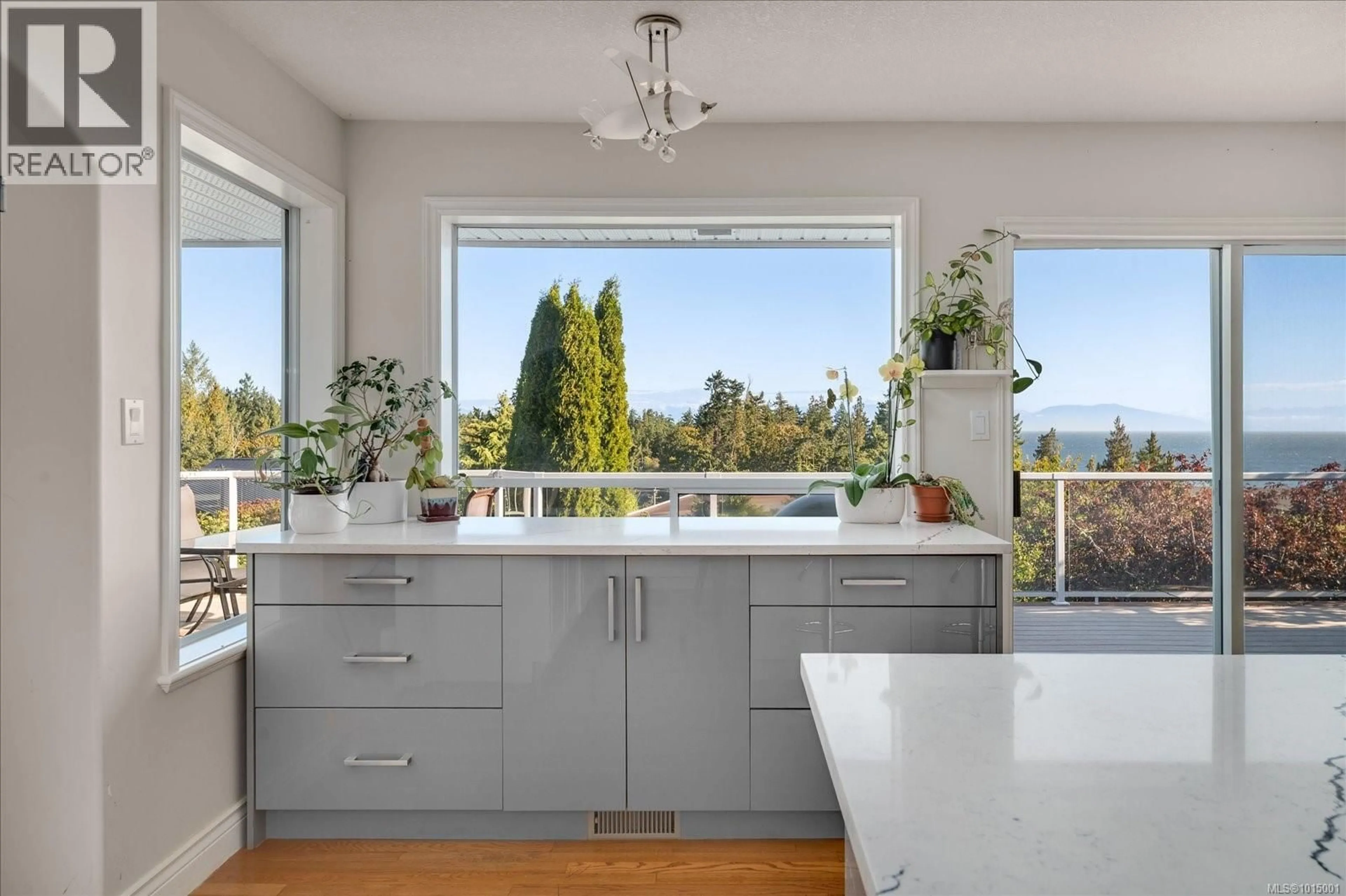 Contemporary kitchen, unknown for 4040 GULFVIEW DRIVE, Nanaimo British Columbia V9T6B4