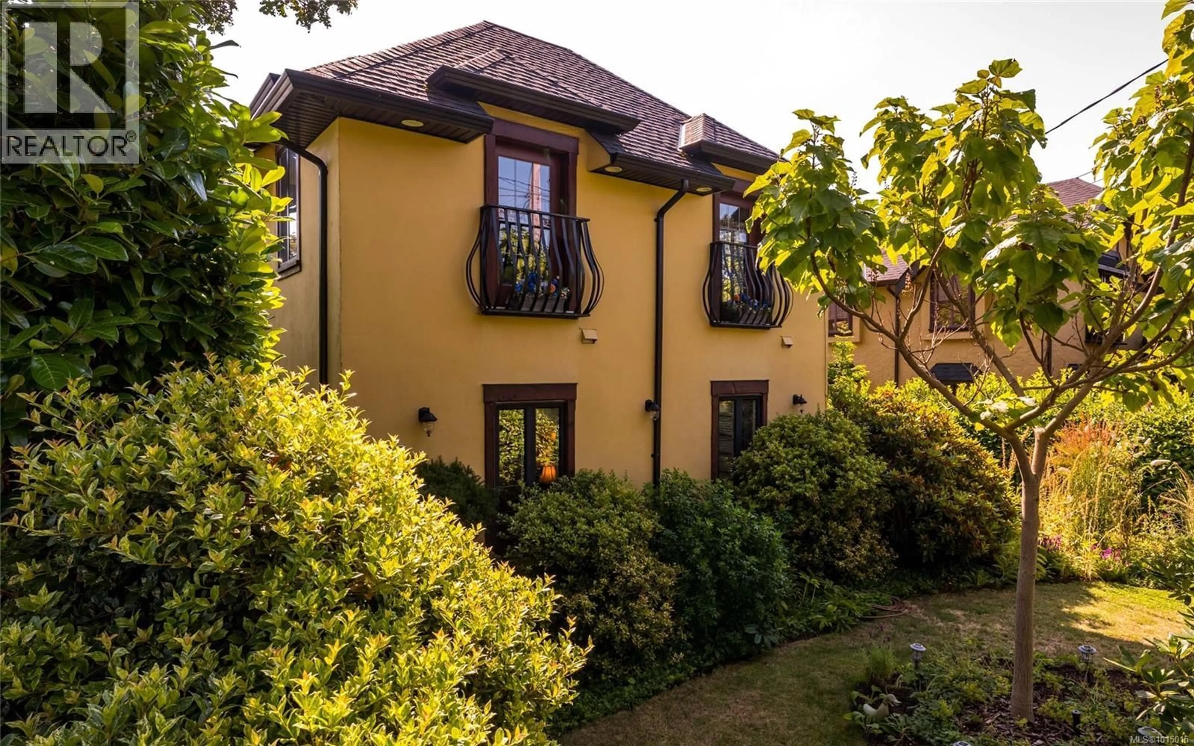 Unknown for 1597 HAMPSHIRE ROAD, Oak Bay British Columbia V8R5T4
