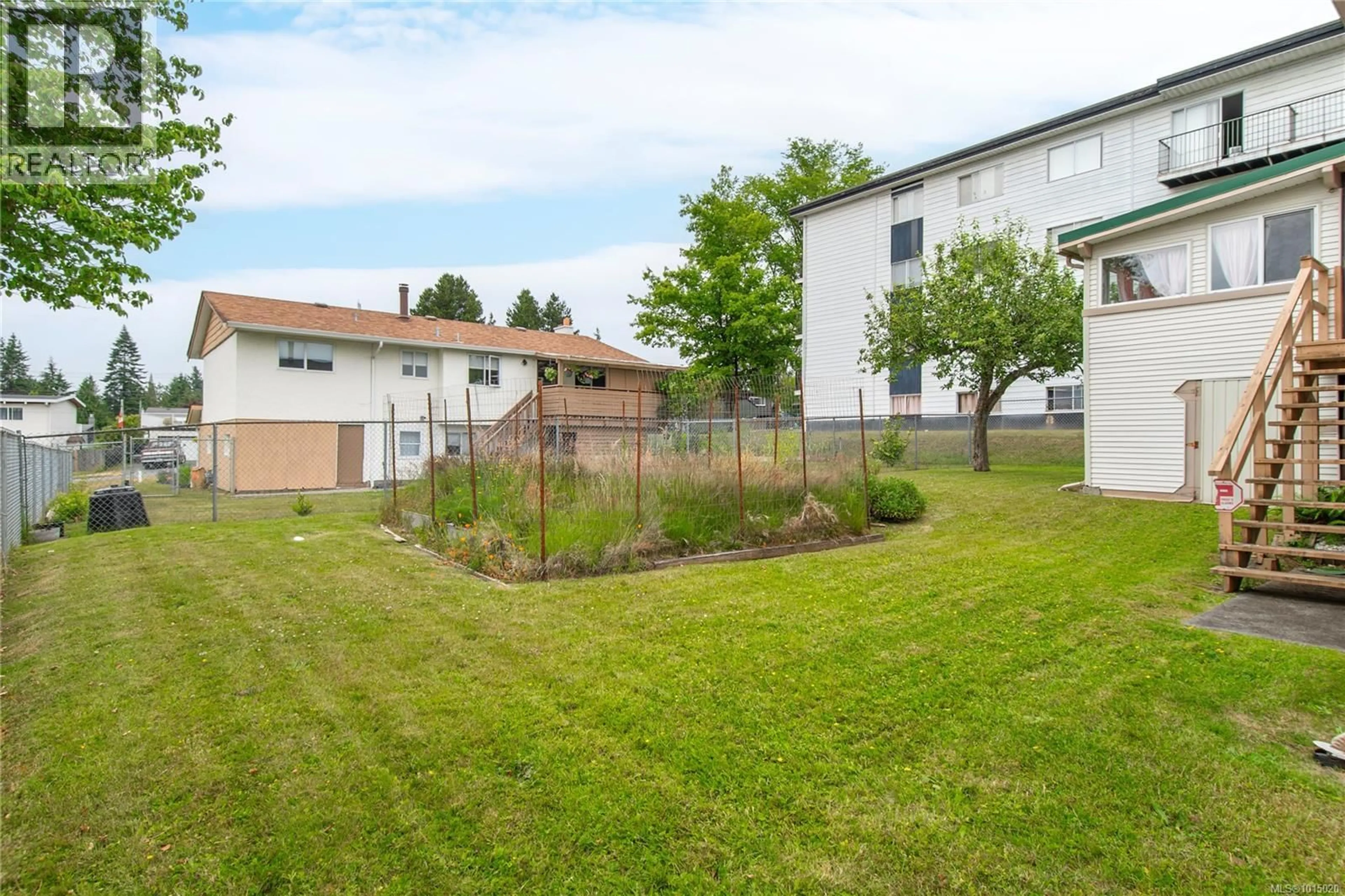 Patio, unknown for 724 4TH AVENUE, Campbell River British Columbia V9W3W9