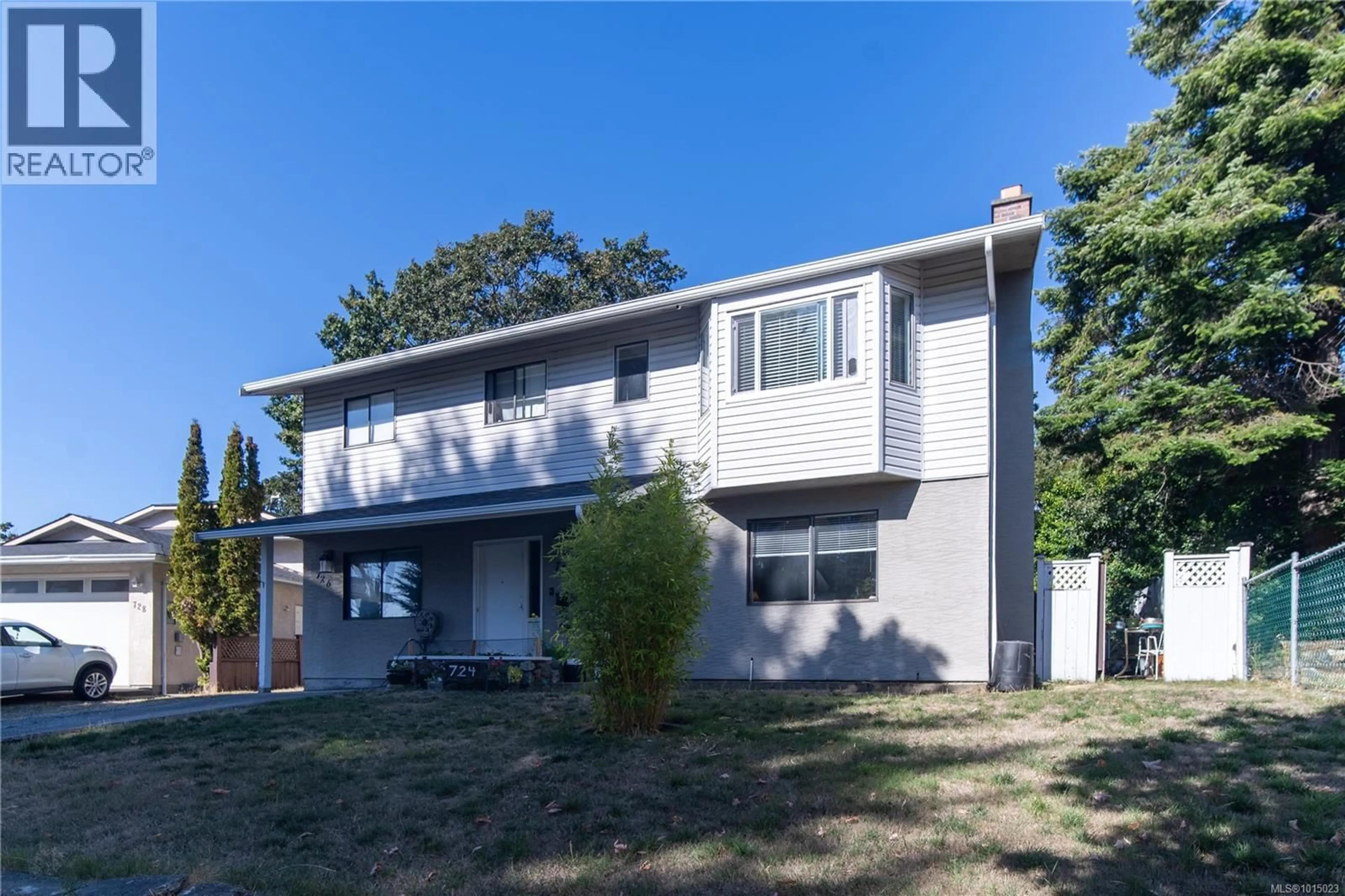 Home with vinyl exterior material, street for 724 STANCOMBE PLACE, Esquimalt British Columbia V9A7E6