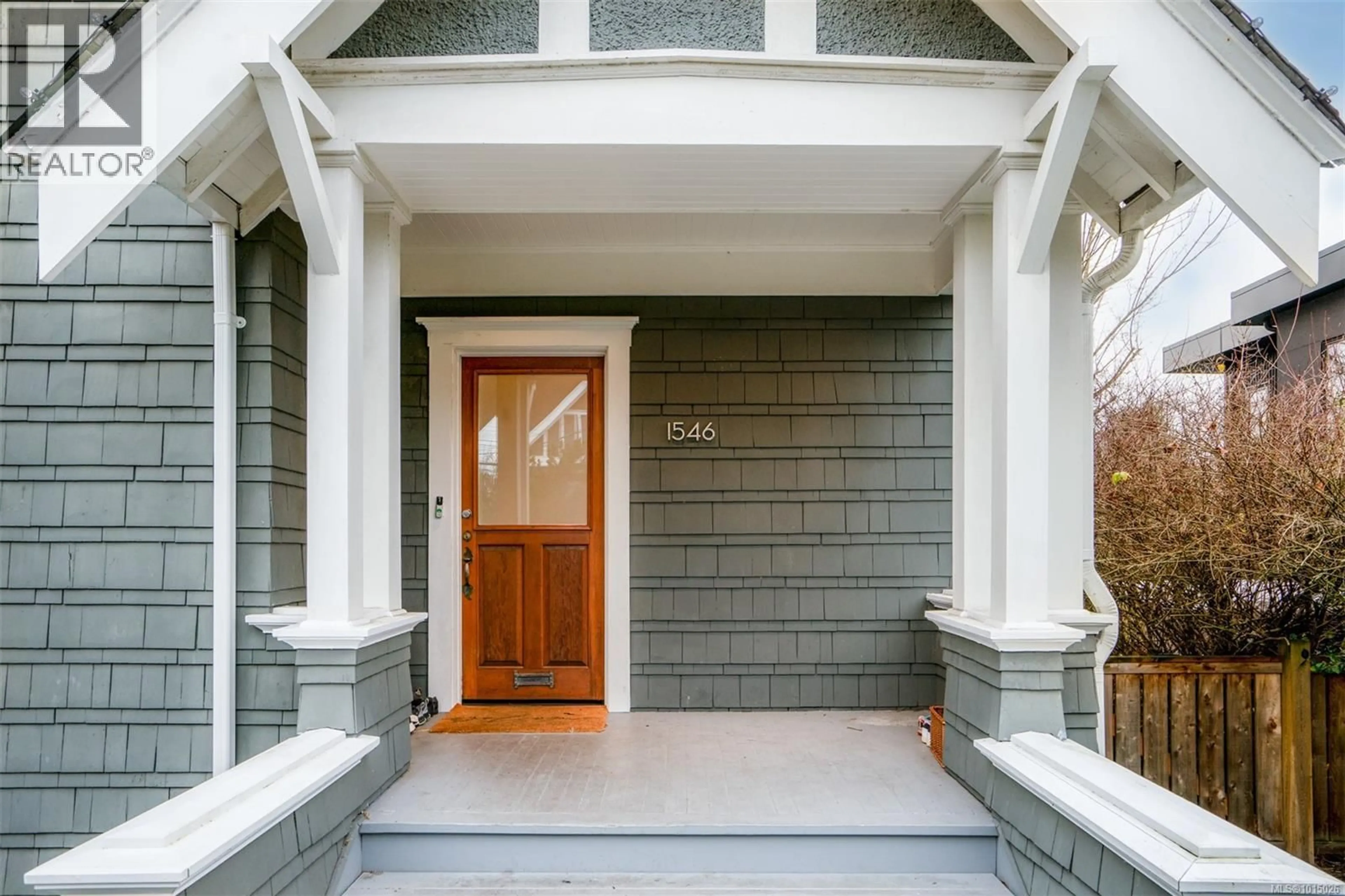 Indoor entryway for 1546 MONTEREY AVENUE, Oak Bay British Columbia V8R5V4