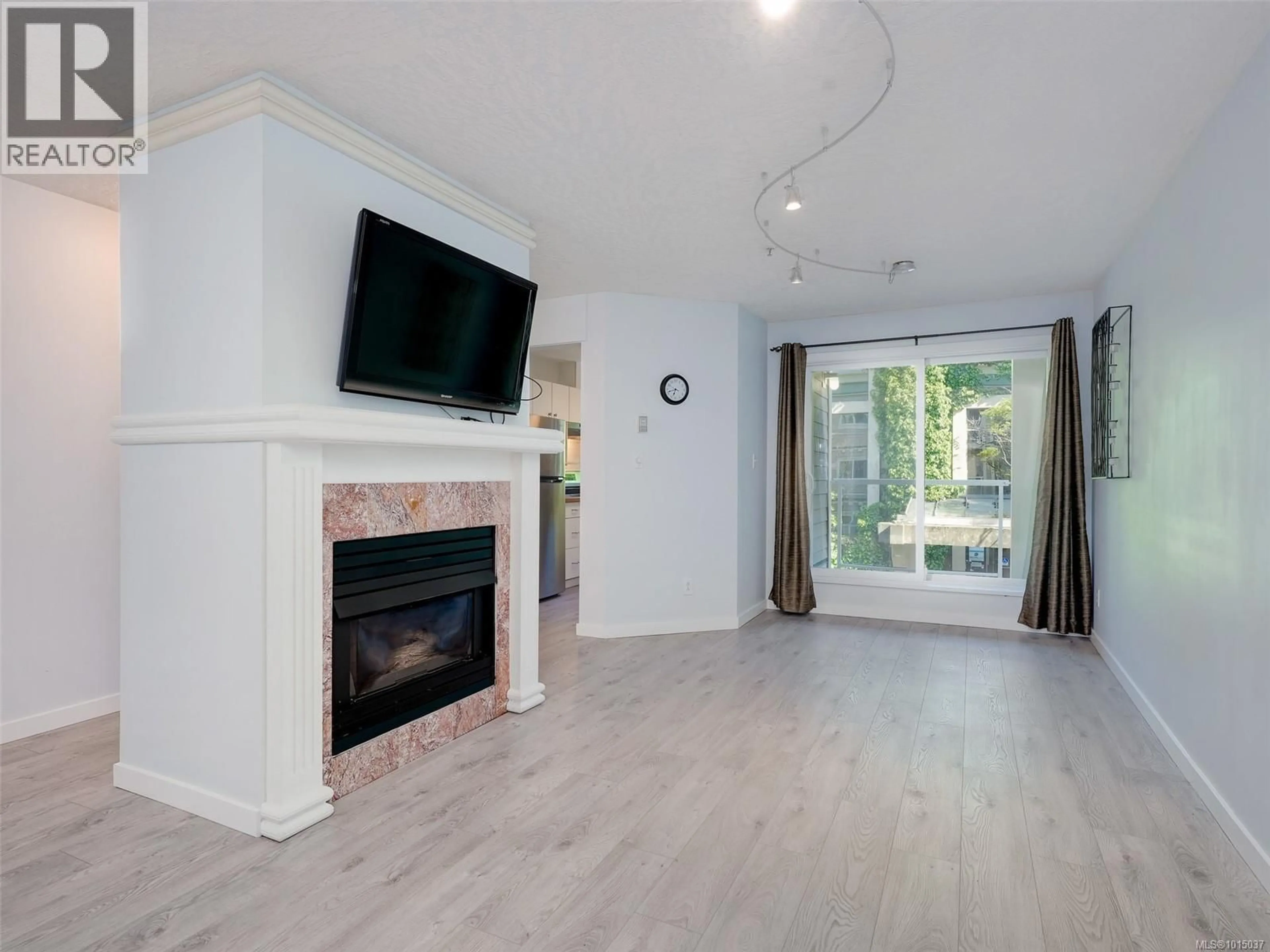 Unknown for 304 - 649 BAY STREET, Victoria British Columbia V8T5H8