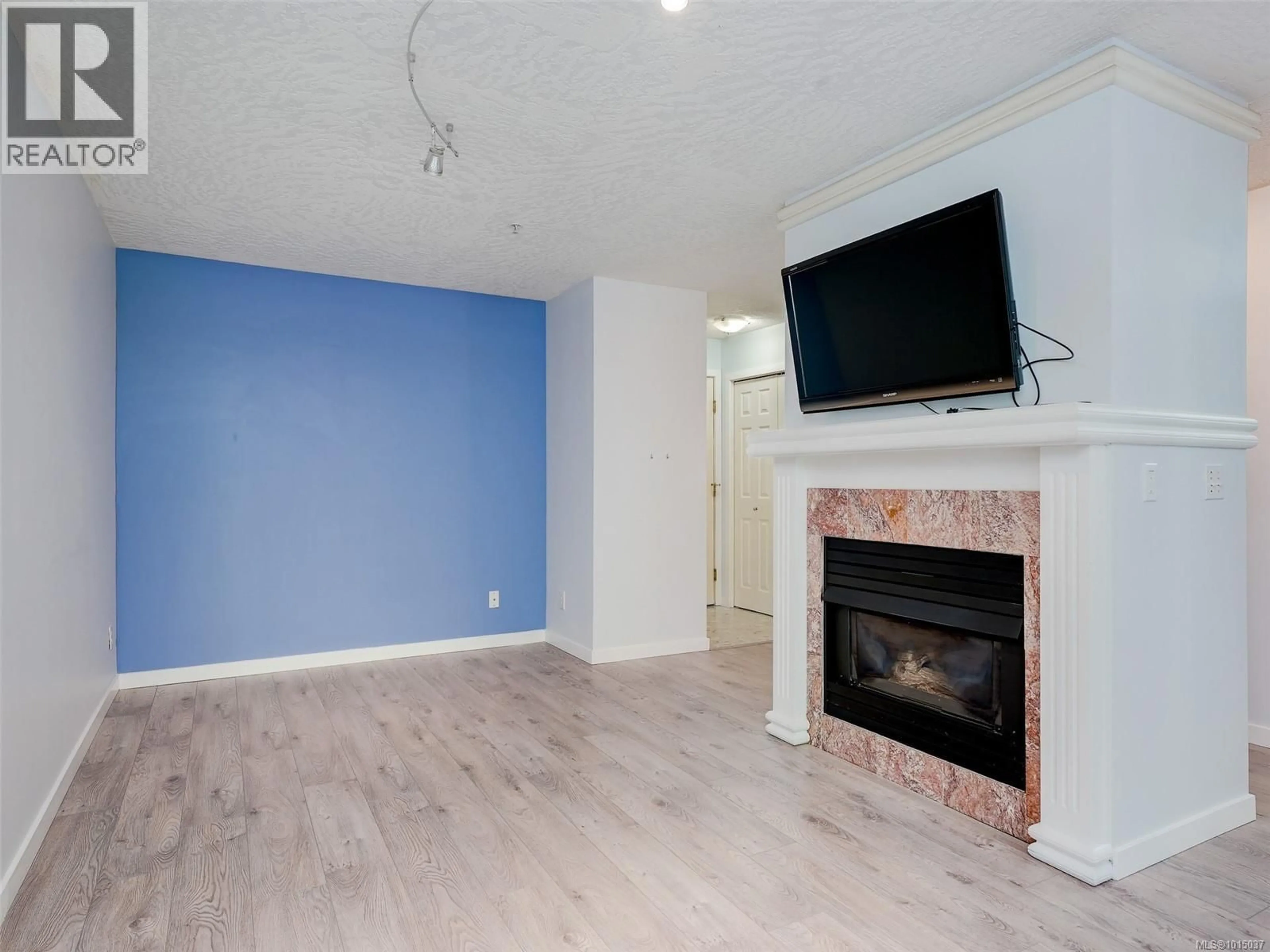 A pic of a room for 304 - 649 BAY STREET, Victoria British Columbia V8T5H8