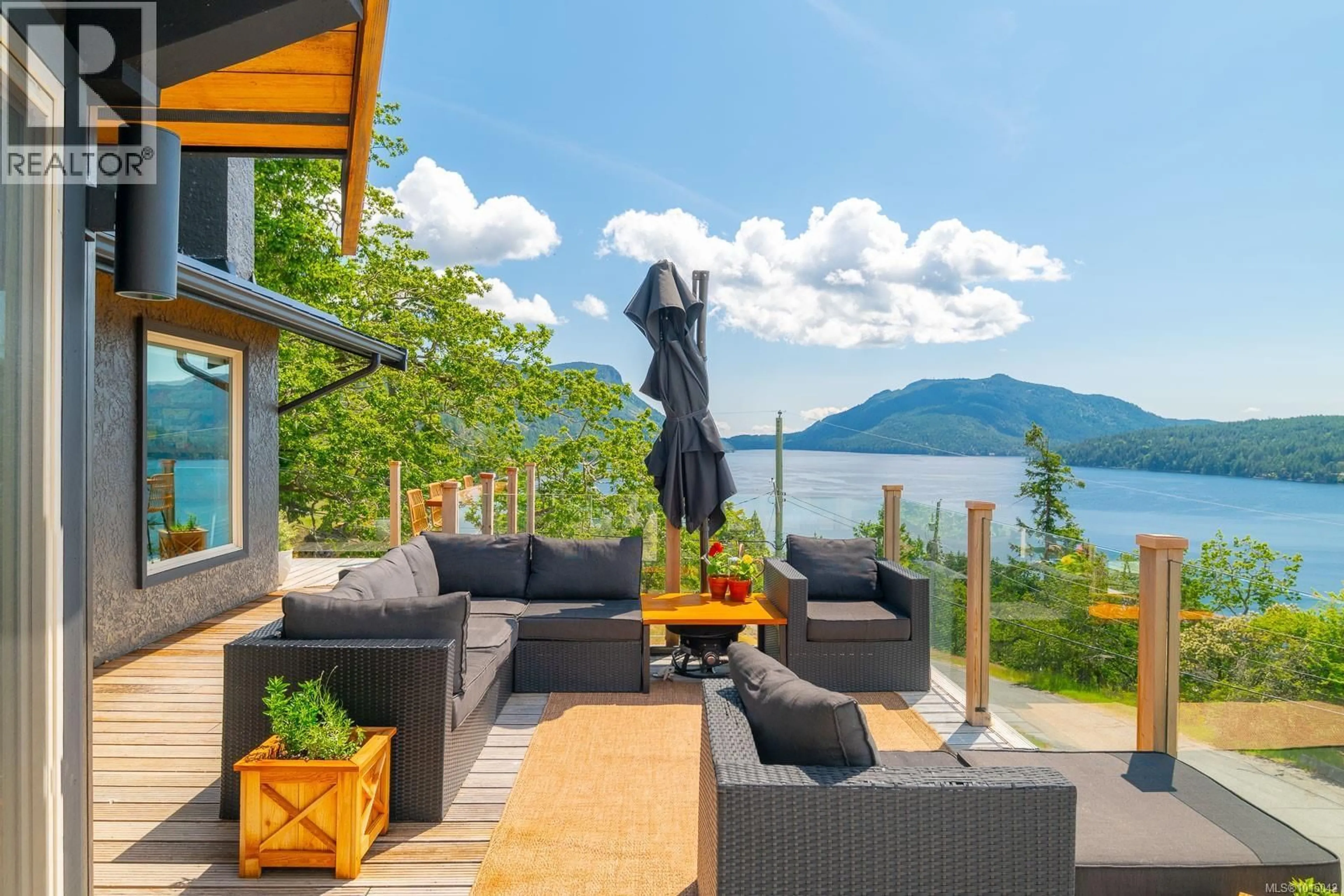 Patio, water/lake/river/ocean view for 543 BAYVIEW PLACE, Duncan British Columbia V9L5X7