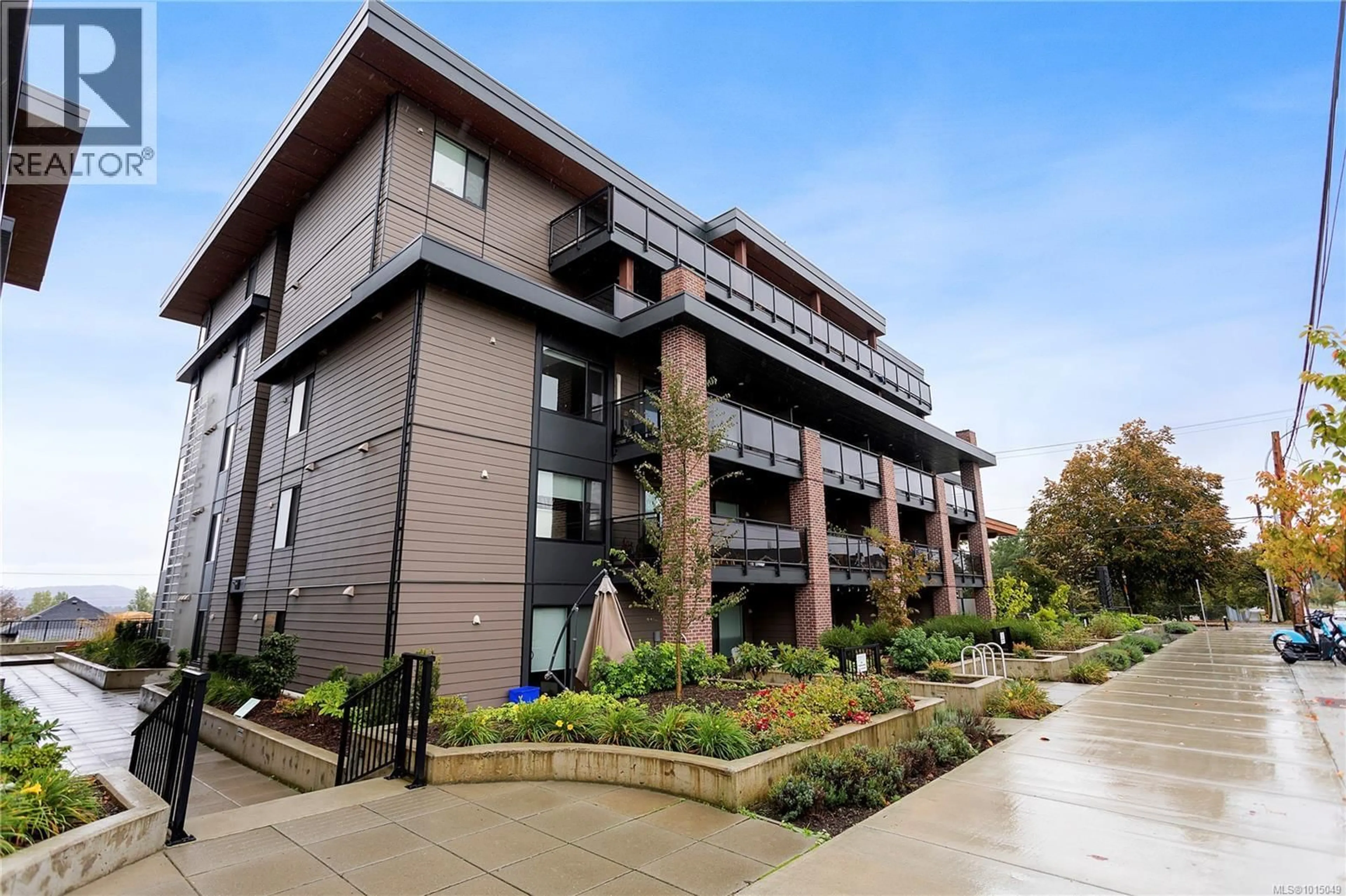 Patio, building for 502 - 147 HALIBURTON STREET, Nanaimo British Columbia V9R4V9