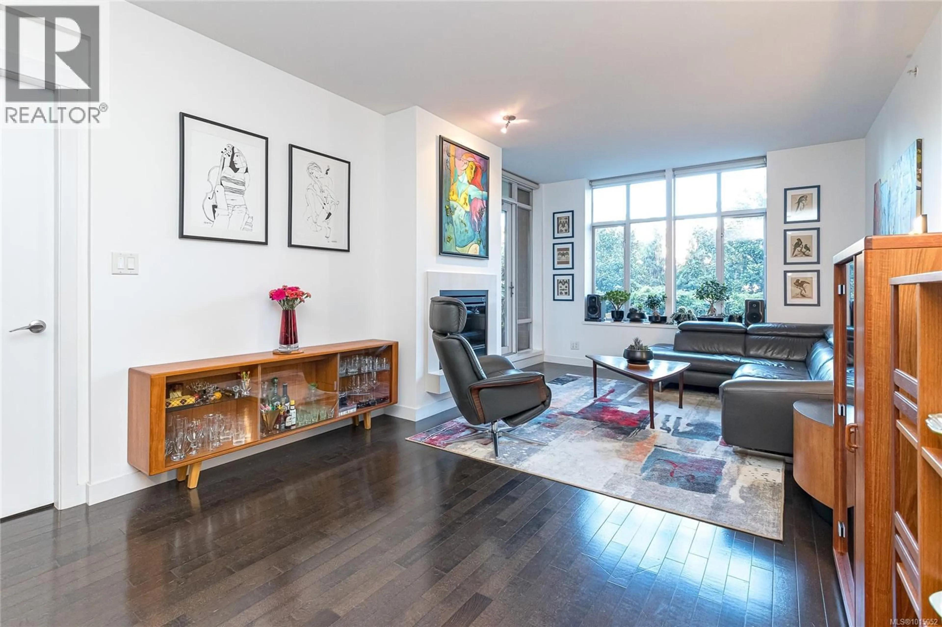 Living room with furniture, unknown for 214 - 999 BURDETT AVENUE, Victoria British Columbia V8S1G6