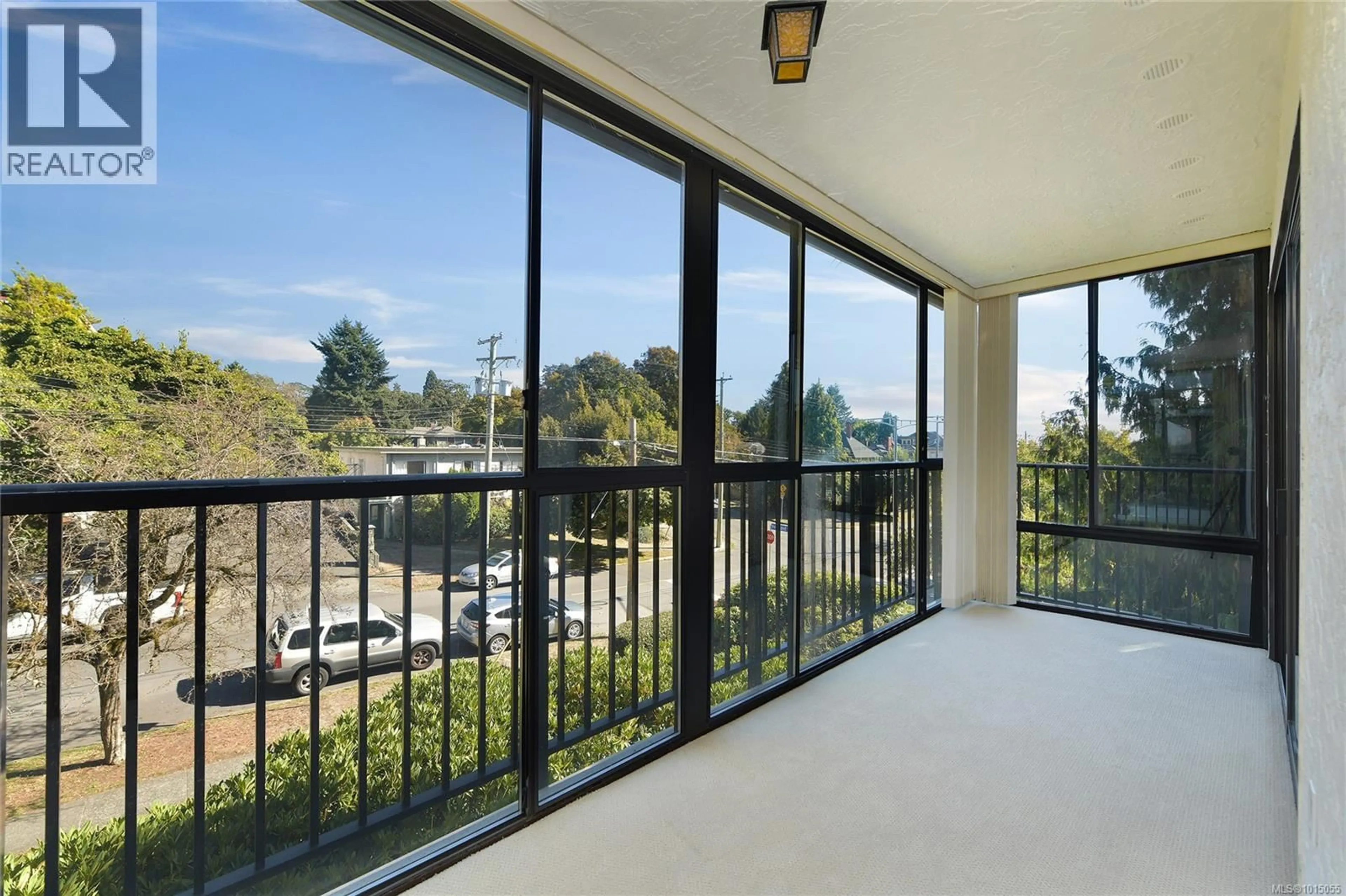 Unknown for 301 - 1170 ROCKLAND AVENUE, Victoria British Columbia V8V3H7