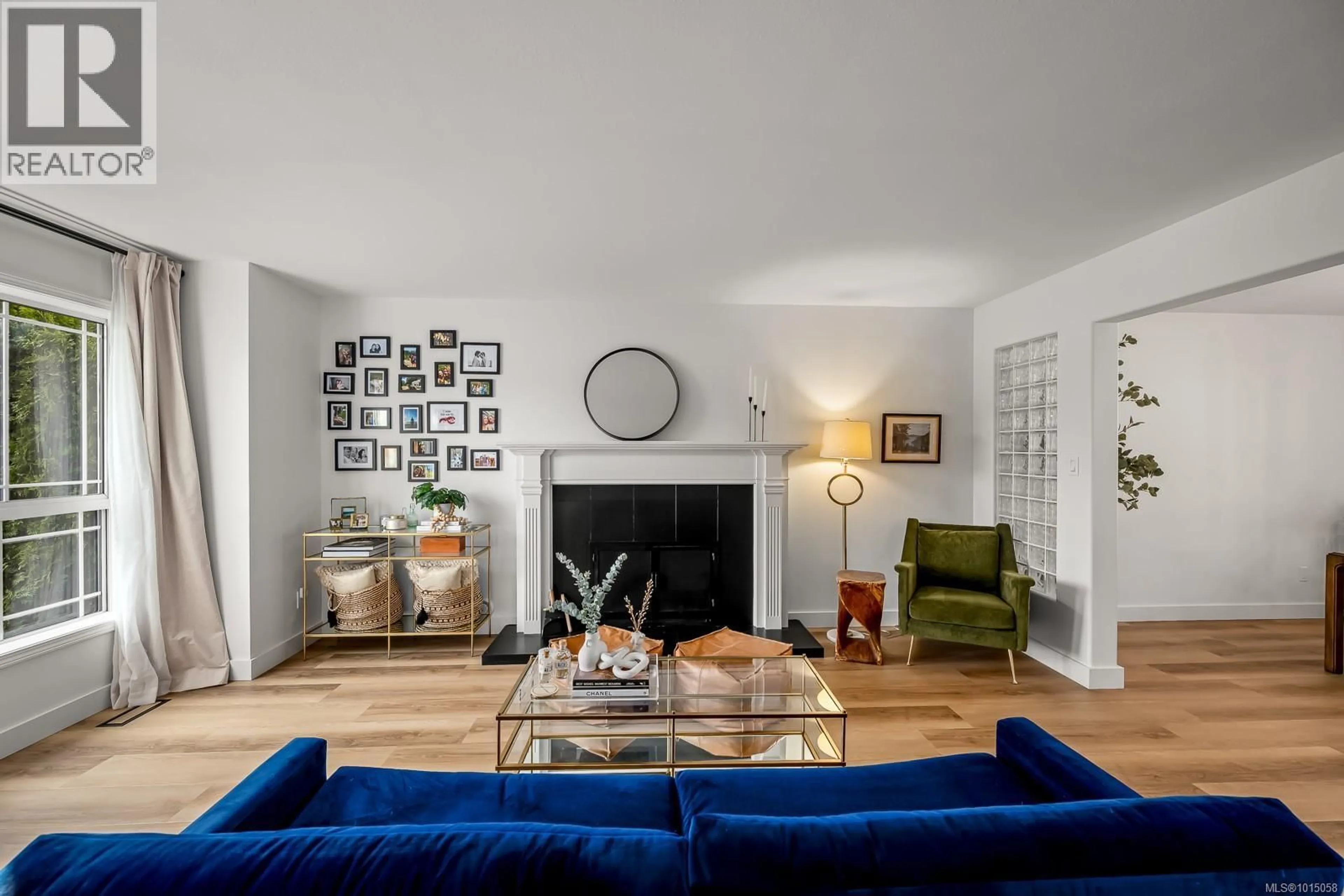 Living room with furniture, unknown for 931 CROWN ISLE DRIVE, Courtenay British Columbia V9N8R6