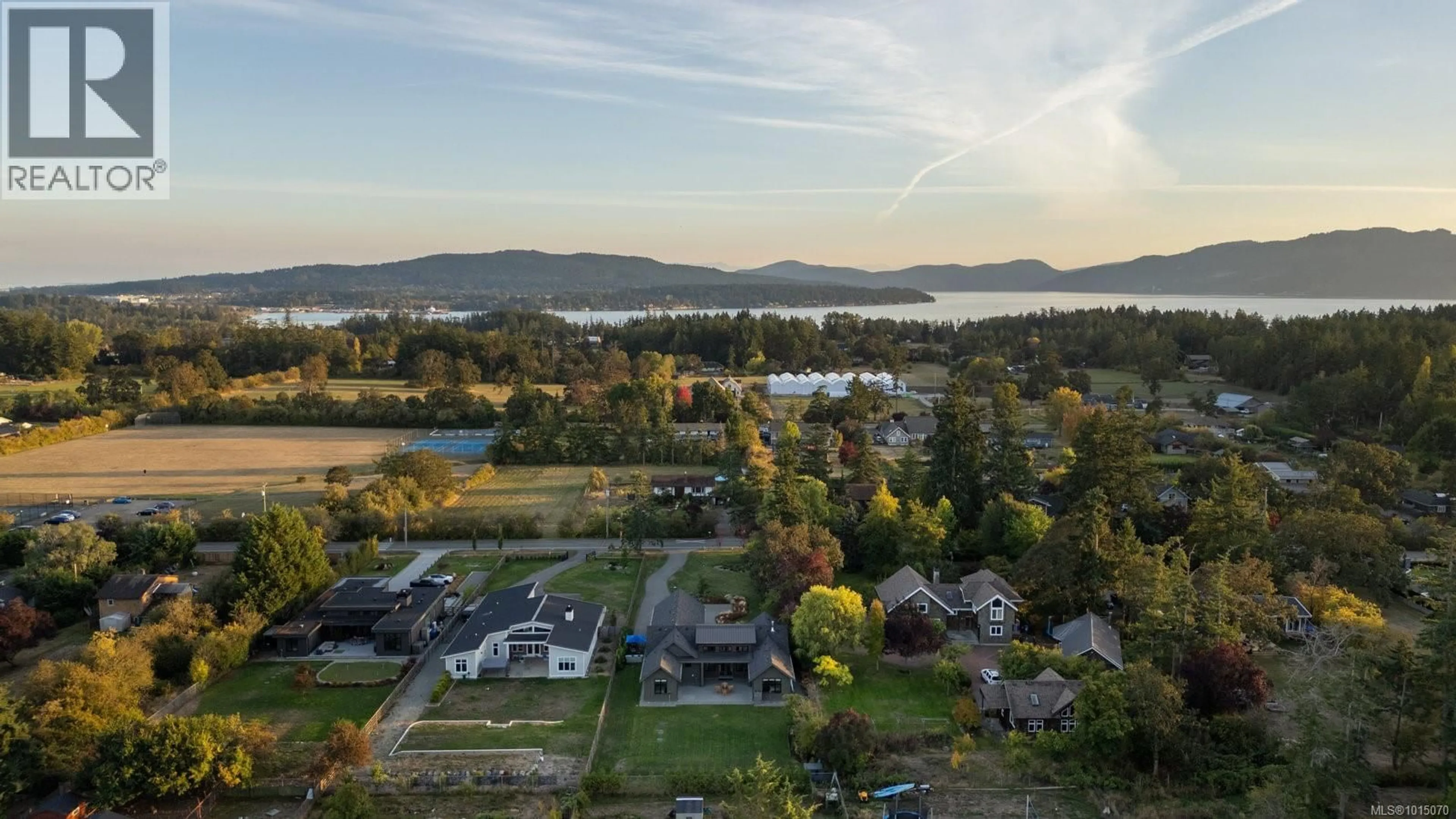 A pic from outside/outdoor area/front of a property/back of a property/a pic from drone, water/lake/river/ocean view for 838 BIRCH ROAD, North Saanich British Columbia V8L5R9