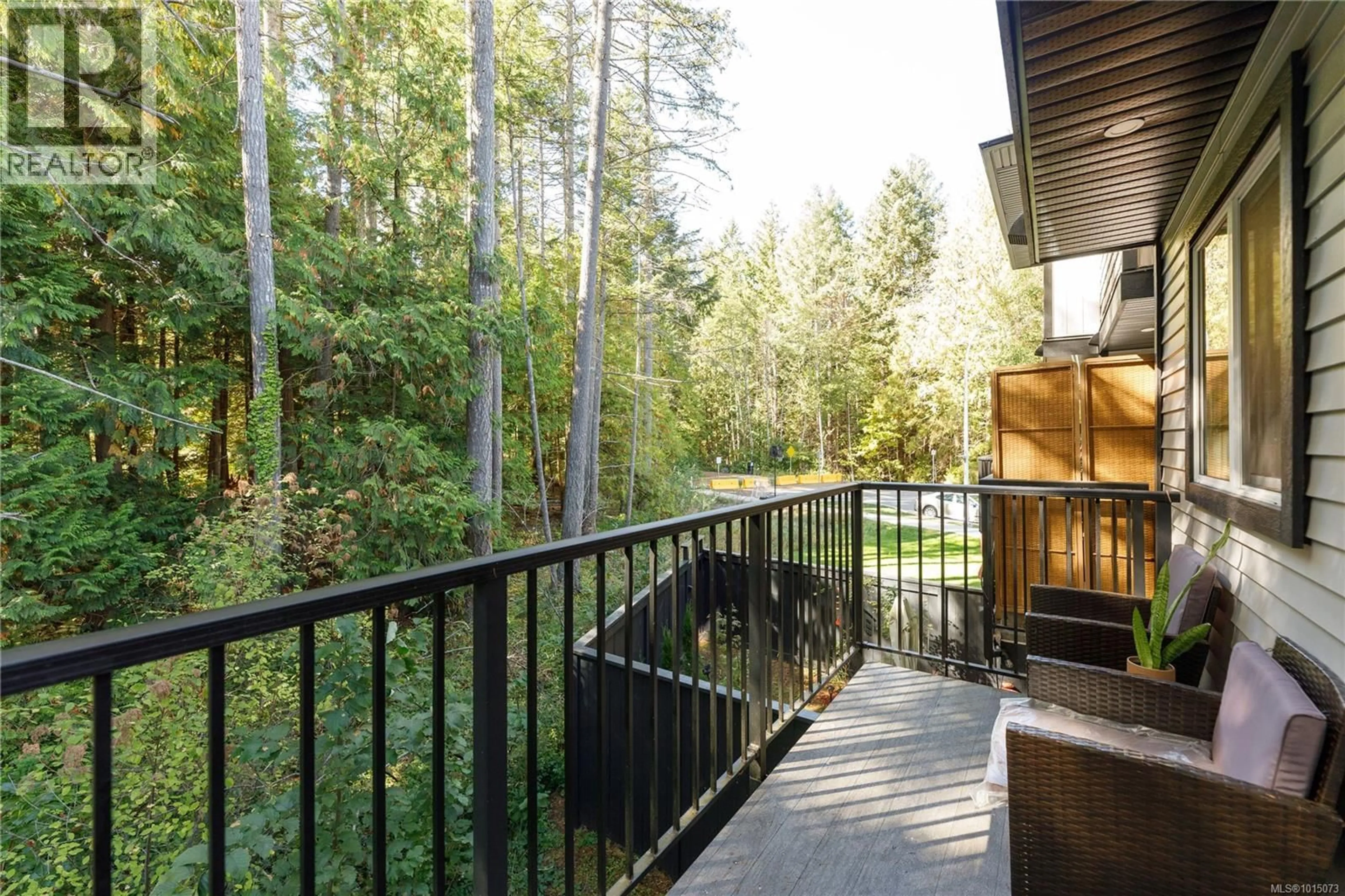 Patio, forest/trees view for 102 - 600 NINTH STREET, Nanaimo British Columbia V9R0L4