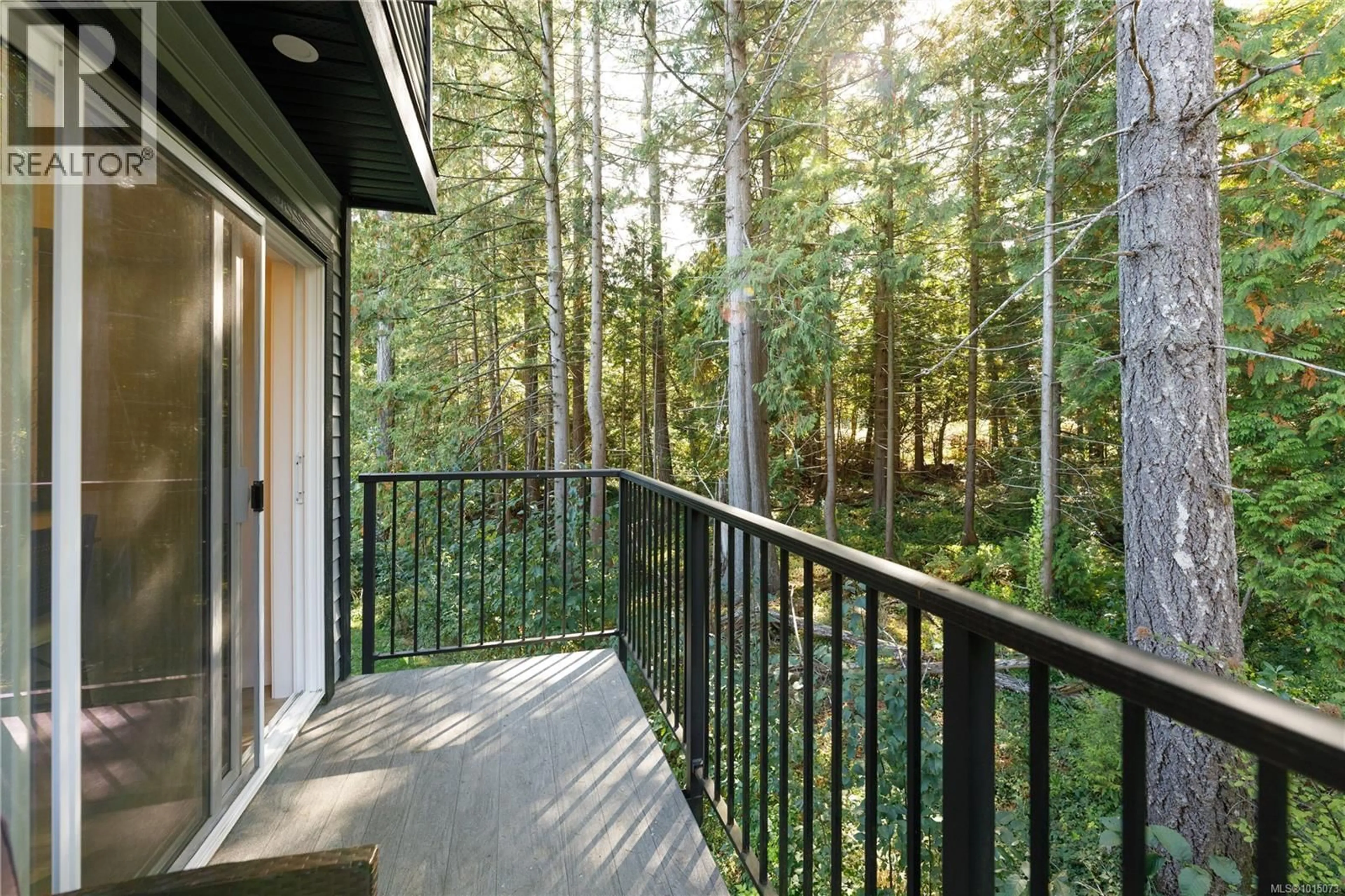 Patio, forest/trees view for 102 - 600 NINTH STREET, Nanaimo British Columbia V9R0L4