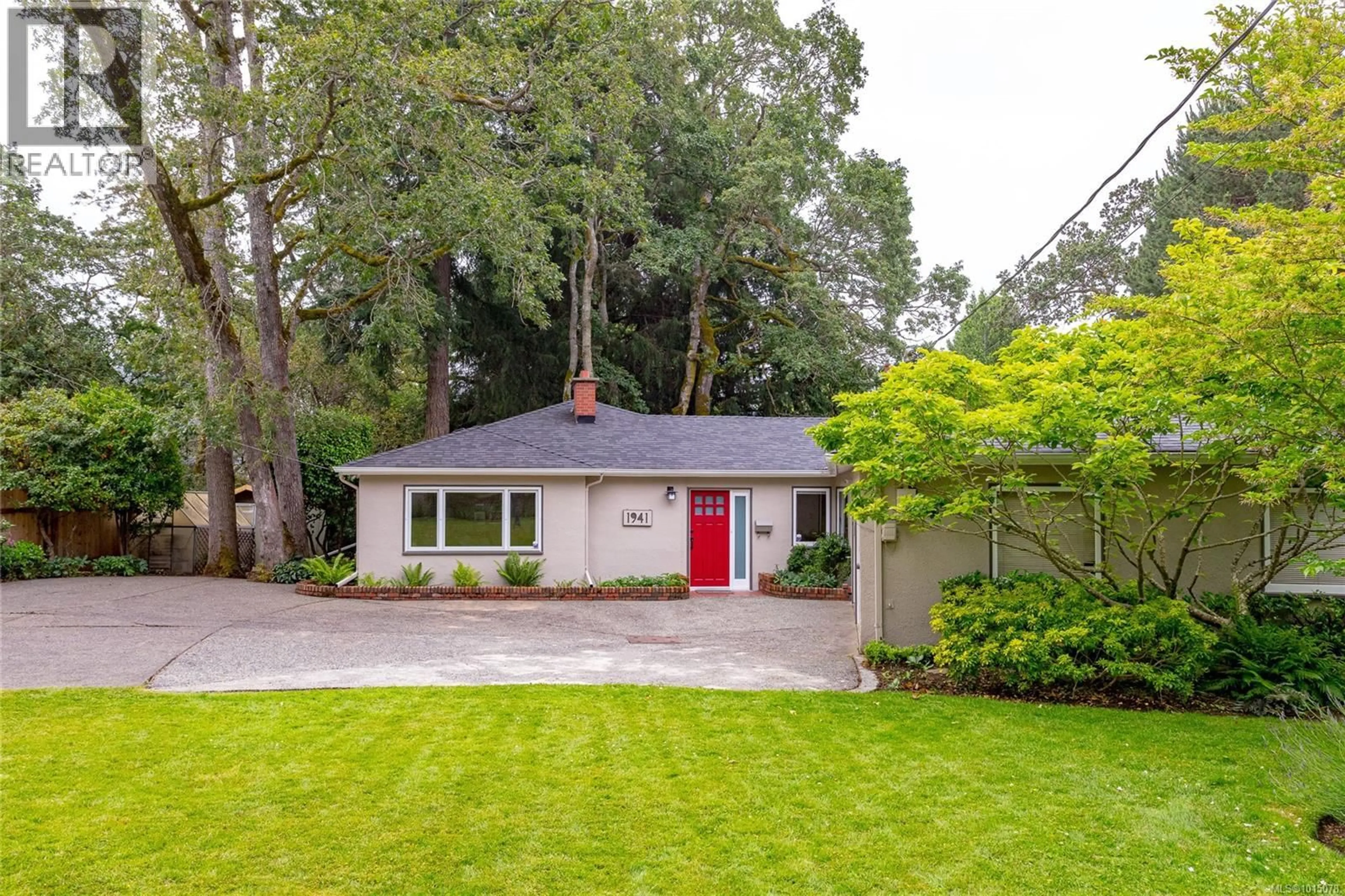 Unknown for 1941 MAYFAIR DRIVE, Saanich British Columbia V8P1R1