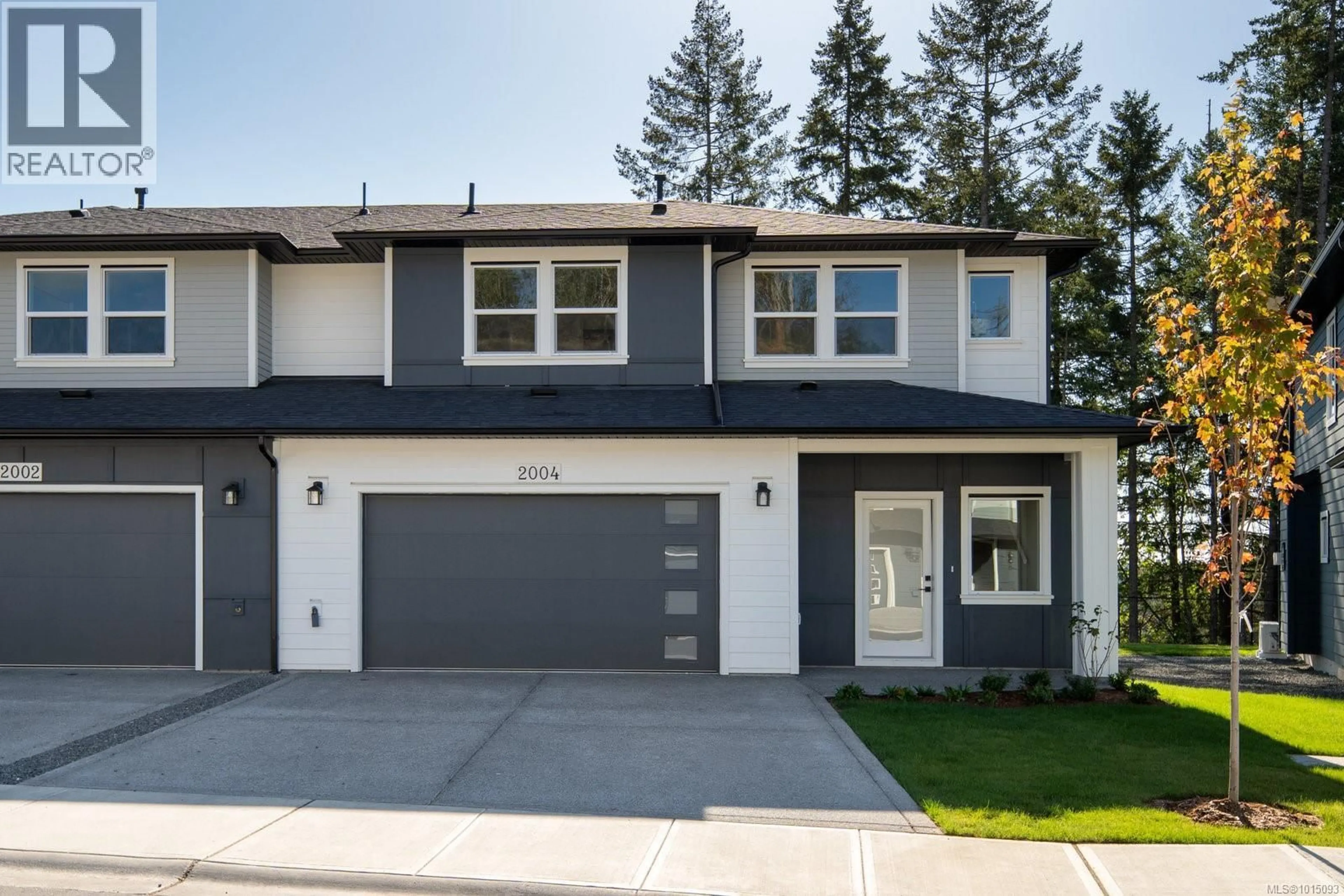 Home with vinyl exterior material, street for 2004 WEST PARK LANE, View Royal British Columbia V9B5Z2
