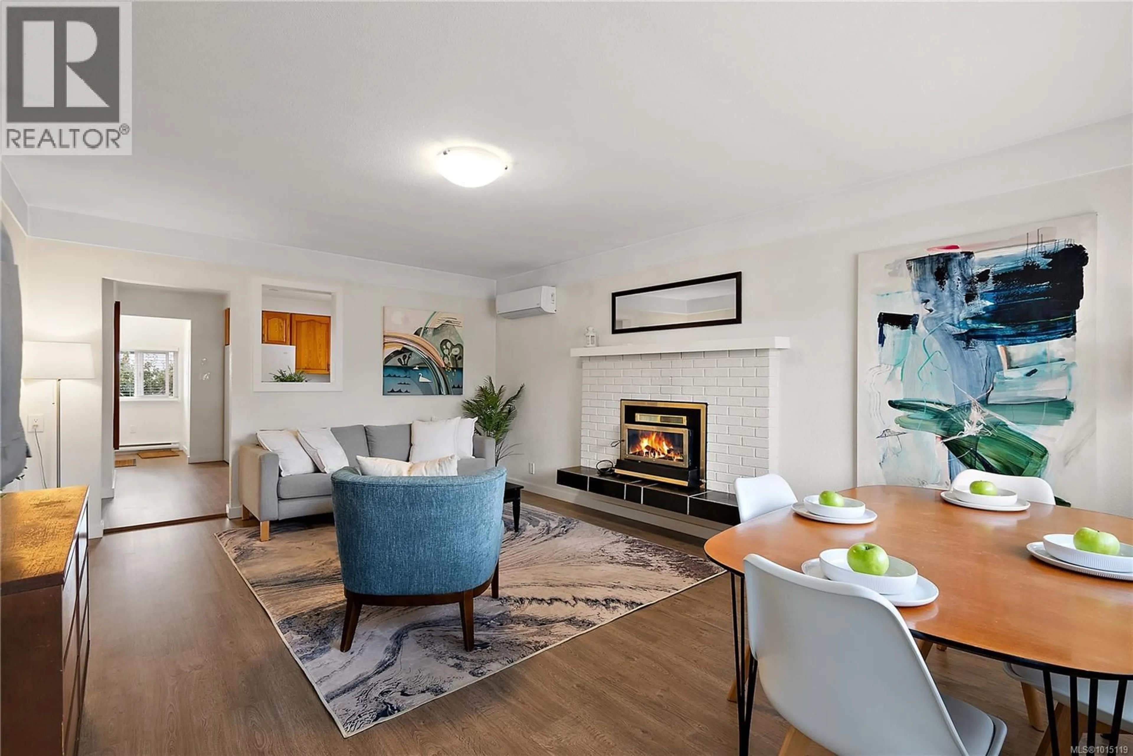 Living room with furniture, unknown for 508 CONSTANCE AVENUE, Esquimalt British Columbia V9A6N4