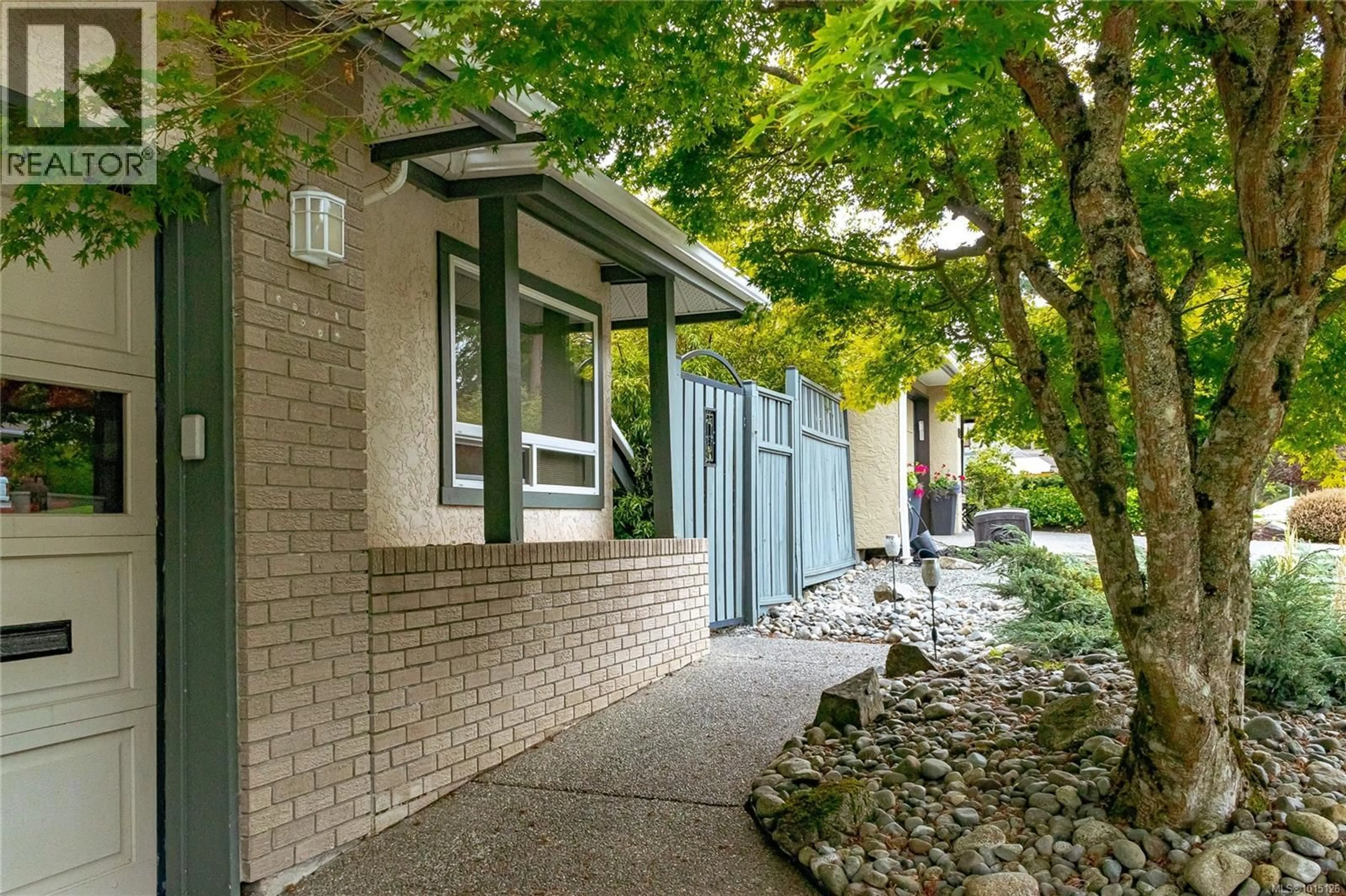 Unknown for 1021 SCOTTSWOOD LANE, Saanich British Columbia V8Y2V1