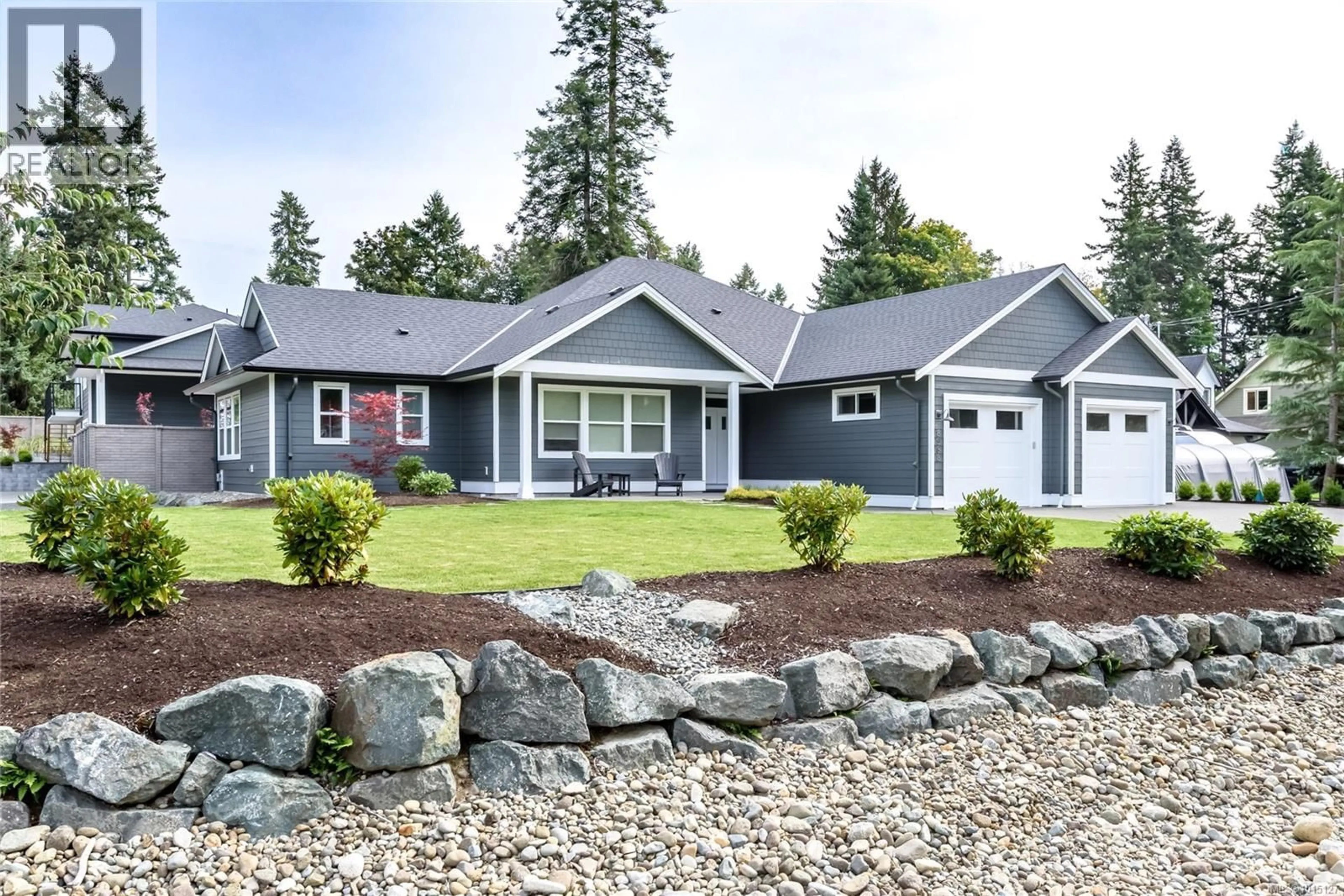 Home with vinyl exterior material, street for 8968 HENDERSON AVENUE, Black Creek British Columbia V9J1A4