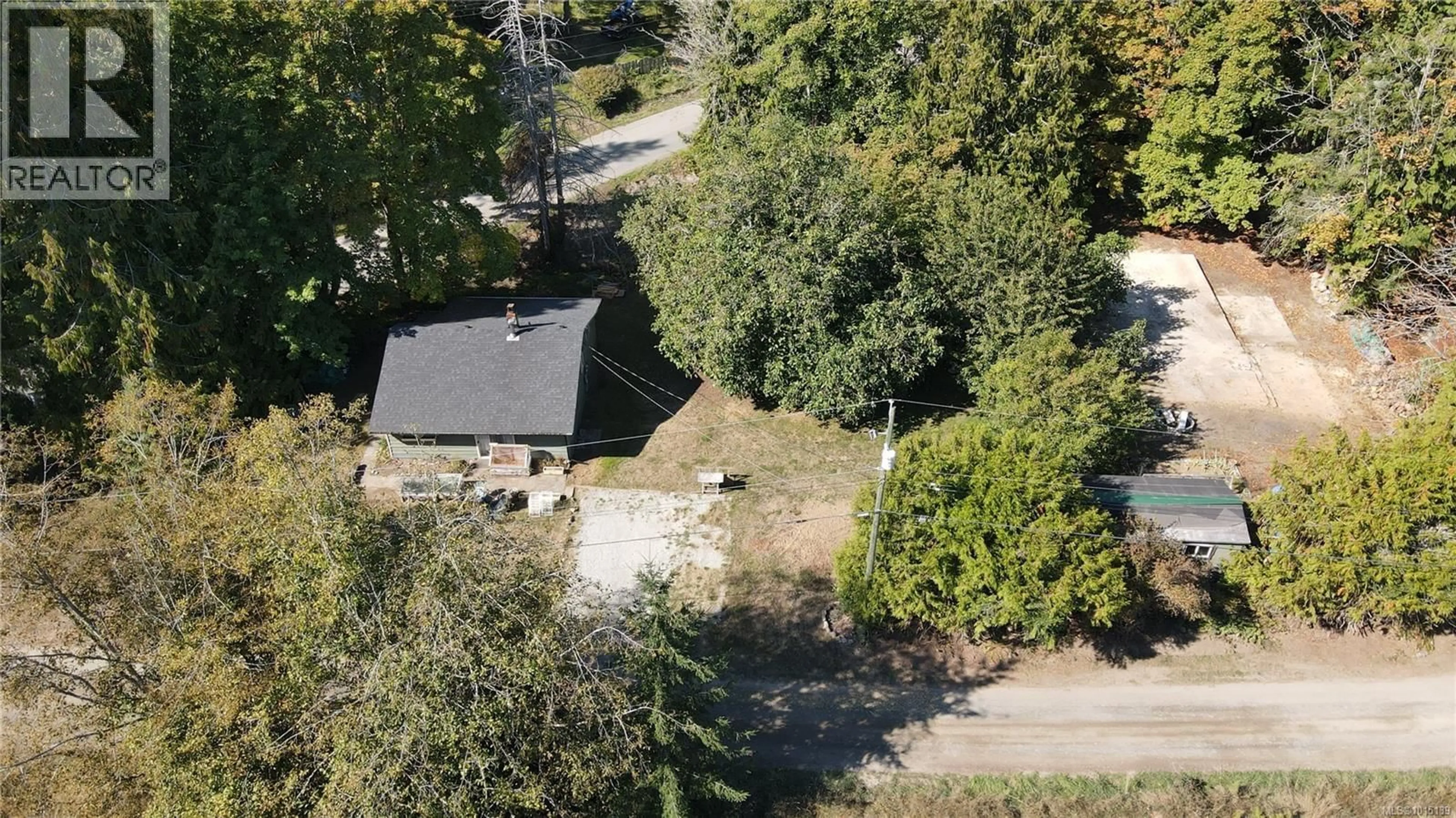 A pic from outside/outdoor area/front of a property/back of a property/a pic from drone, street for 110 ROSS ROAD, Salt Spring British Columbia V8K1N8