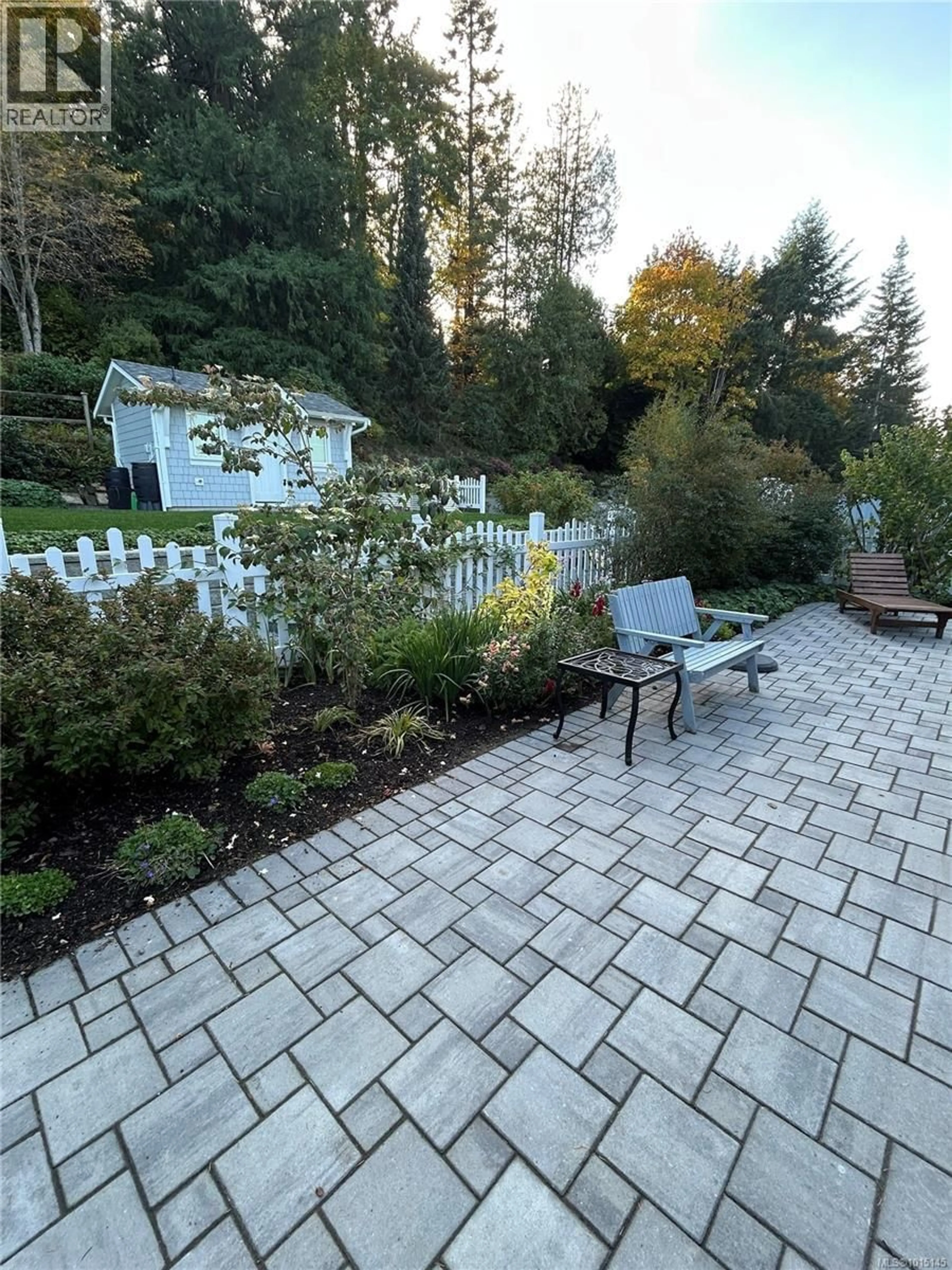 Patio, unknown for 7694 LANTZVILLE ROAD, Lantzville British Columbia V0R2H0