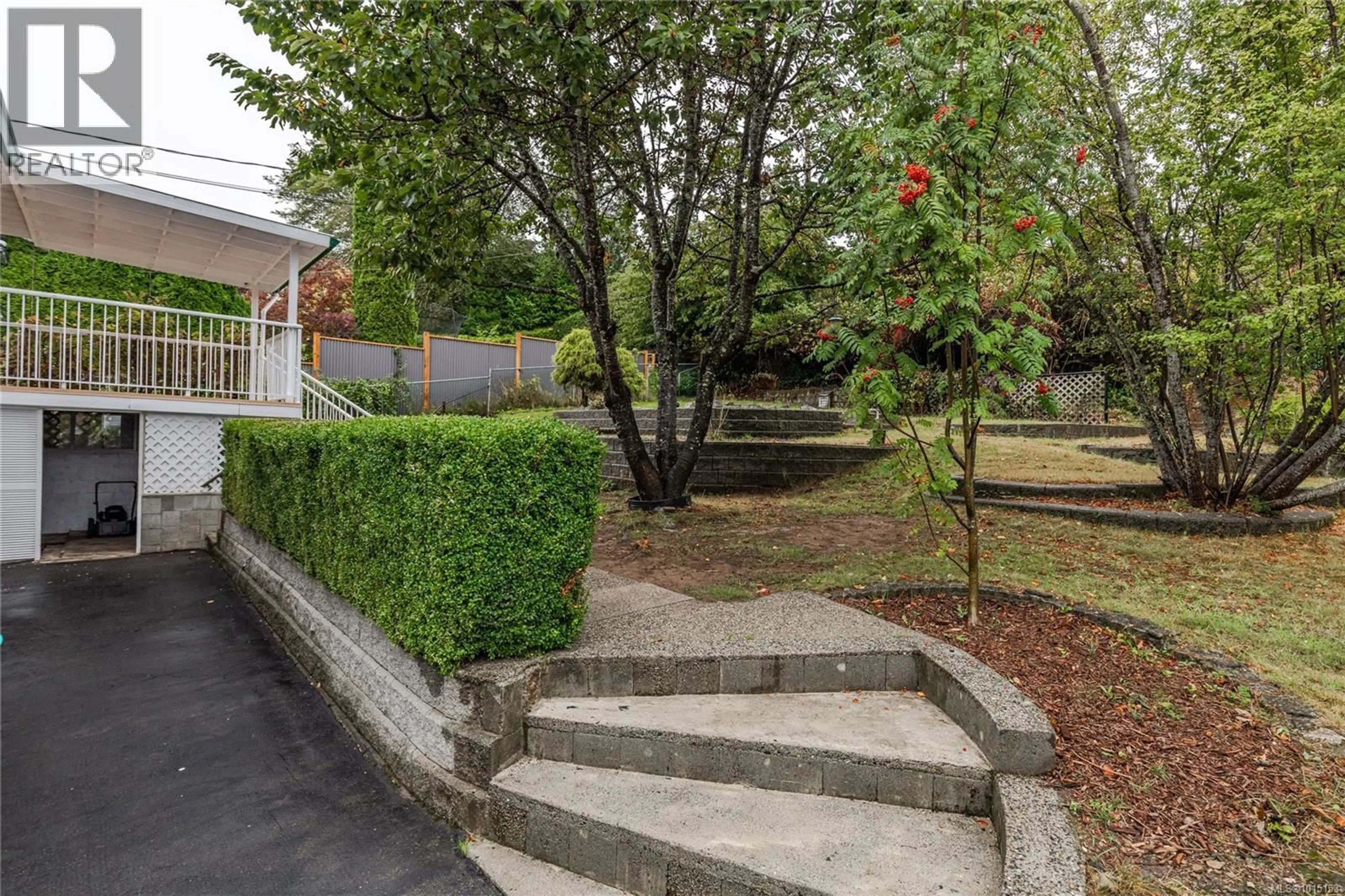 Patio, street for 1003 BRAMBLEWOOD LANE, Nanaimo British Columbia V9R6N9