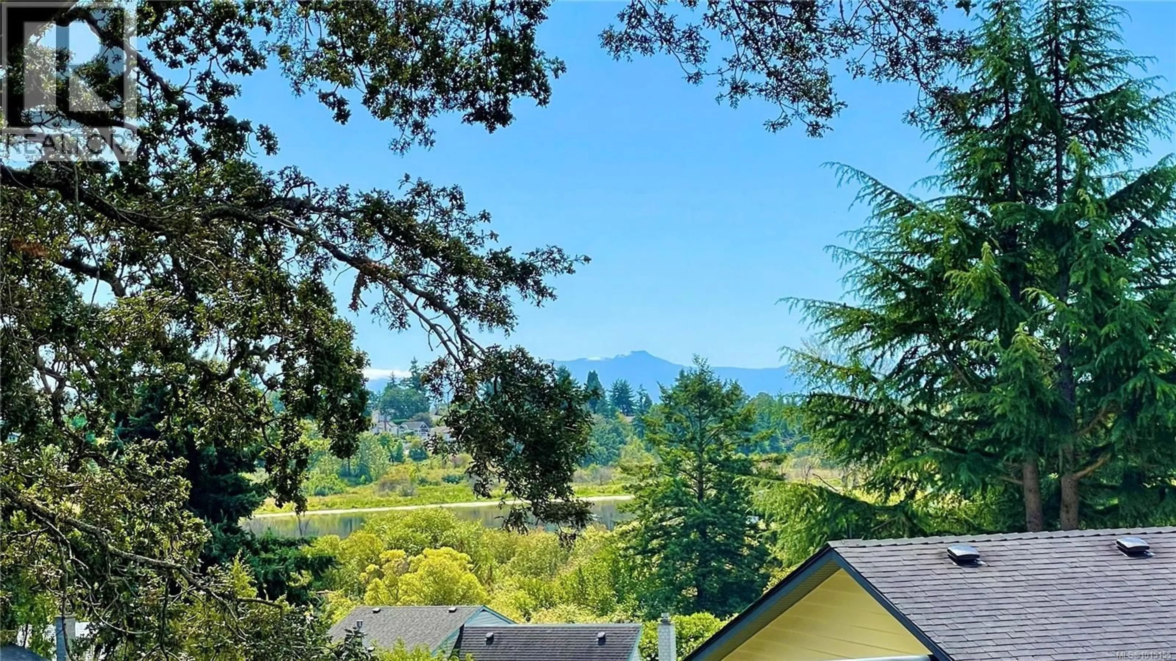 A pic from outside/outdoor area/front of a property/back of a property/a pic from drone, unknown for 24 - 3981 NELTHORPE STREET, Saanich British Columbia V8X3Z2