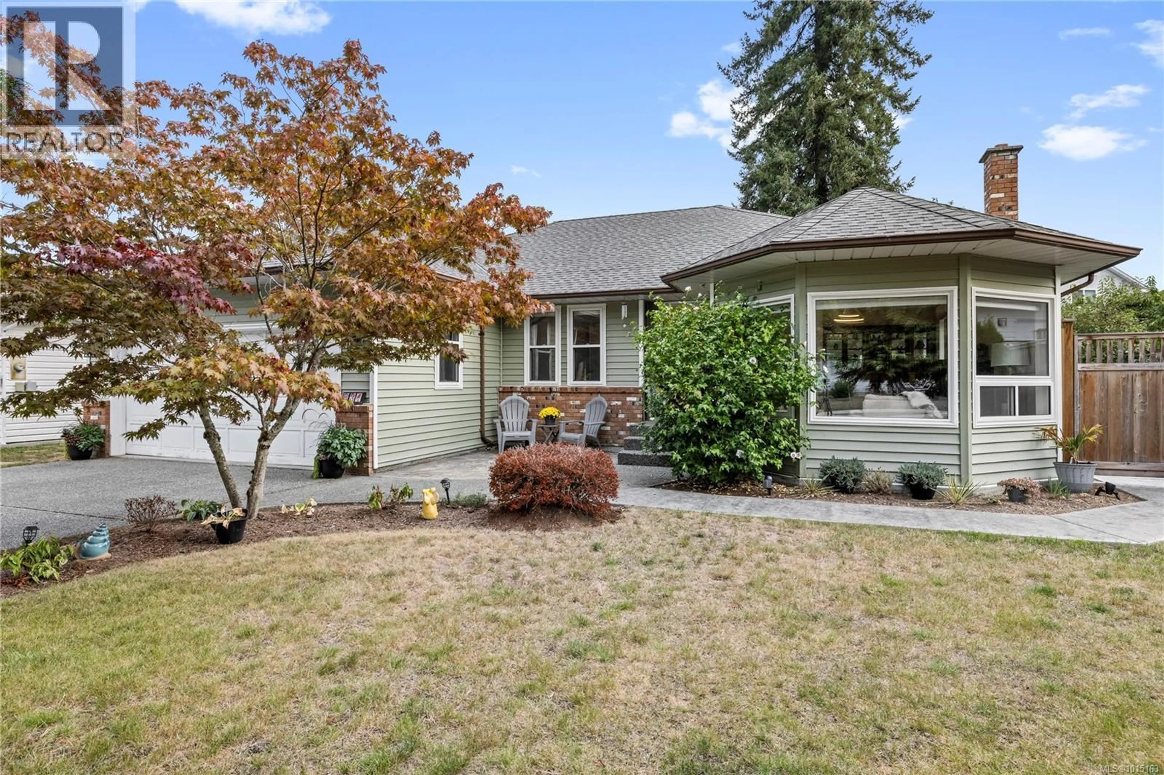 Home with vinyl exterior material, street for 931 COLONIA DRIVE, Ladysmith British Columbia V9G1N9