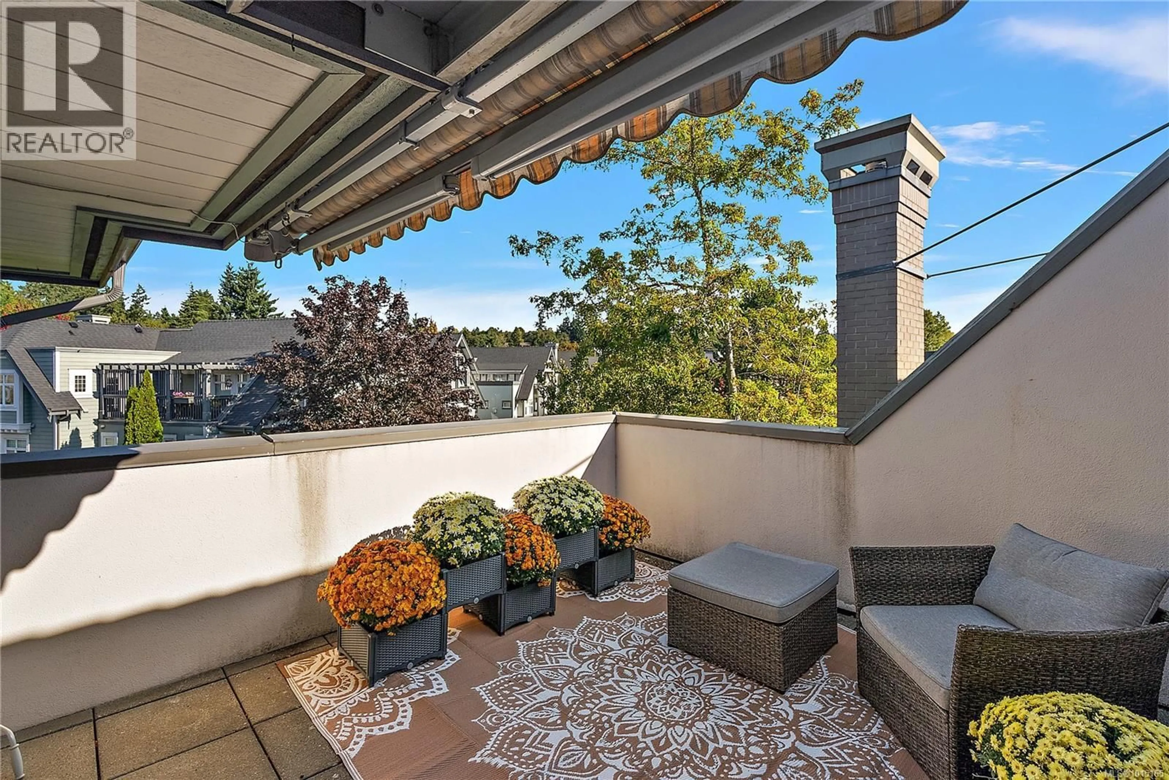 Patio, unknown for 349 - 4484 CHATTERTON WAY, Saanich British Columbia V8X5H7