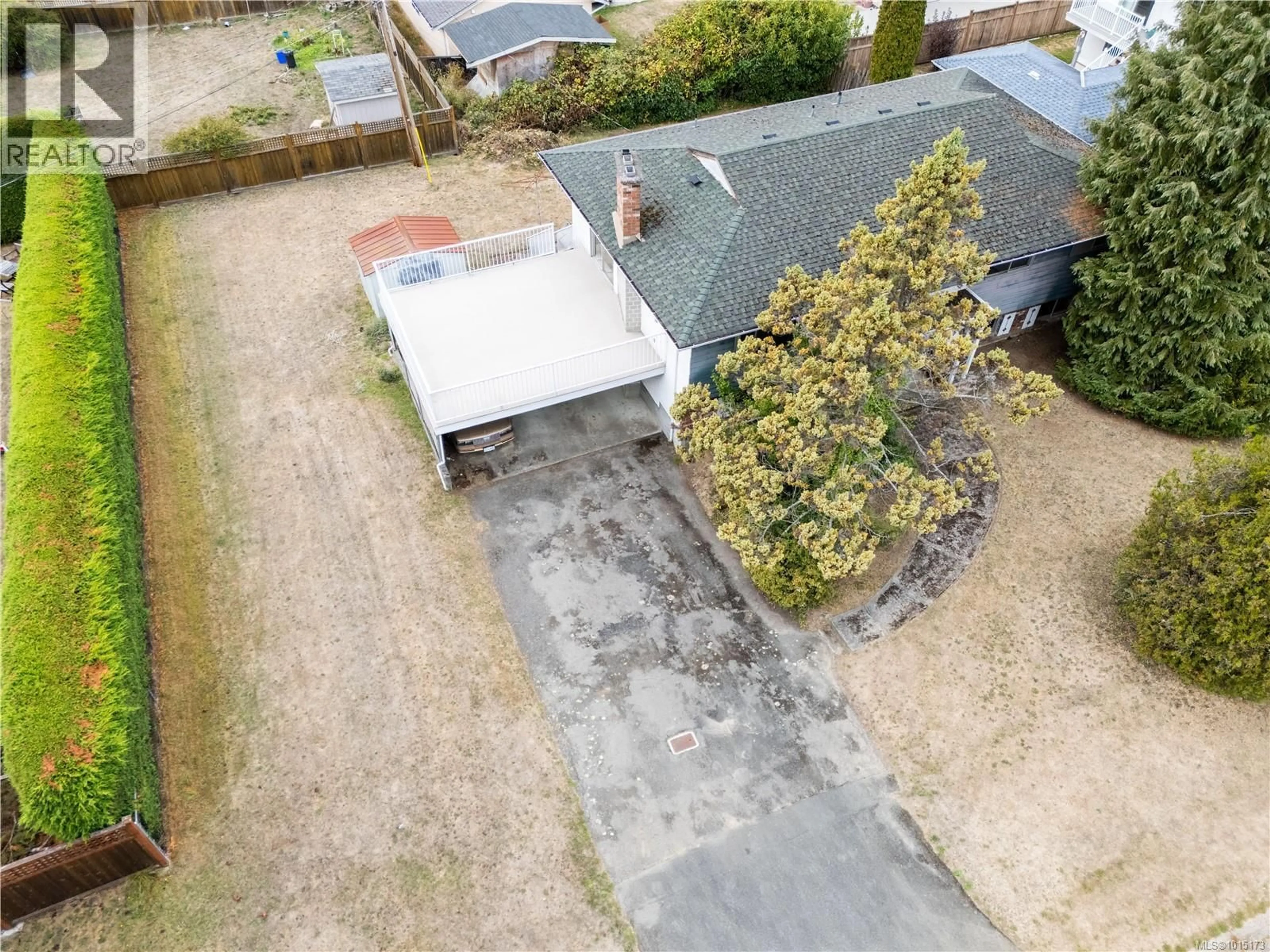 A pic from outside/outdoor area/front of a property/back of a property/a pic from drone, street for 1805 FAIRBURN DRIVE, Saanich British Columbia V8N1P7
