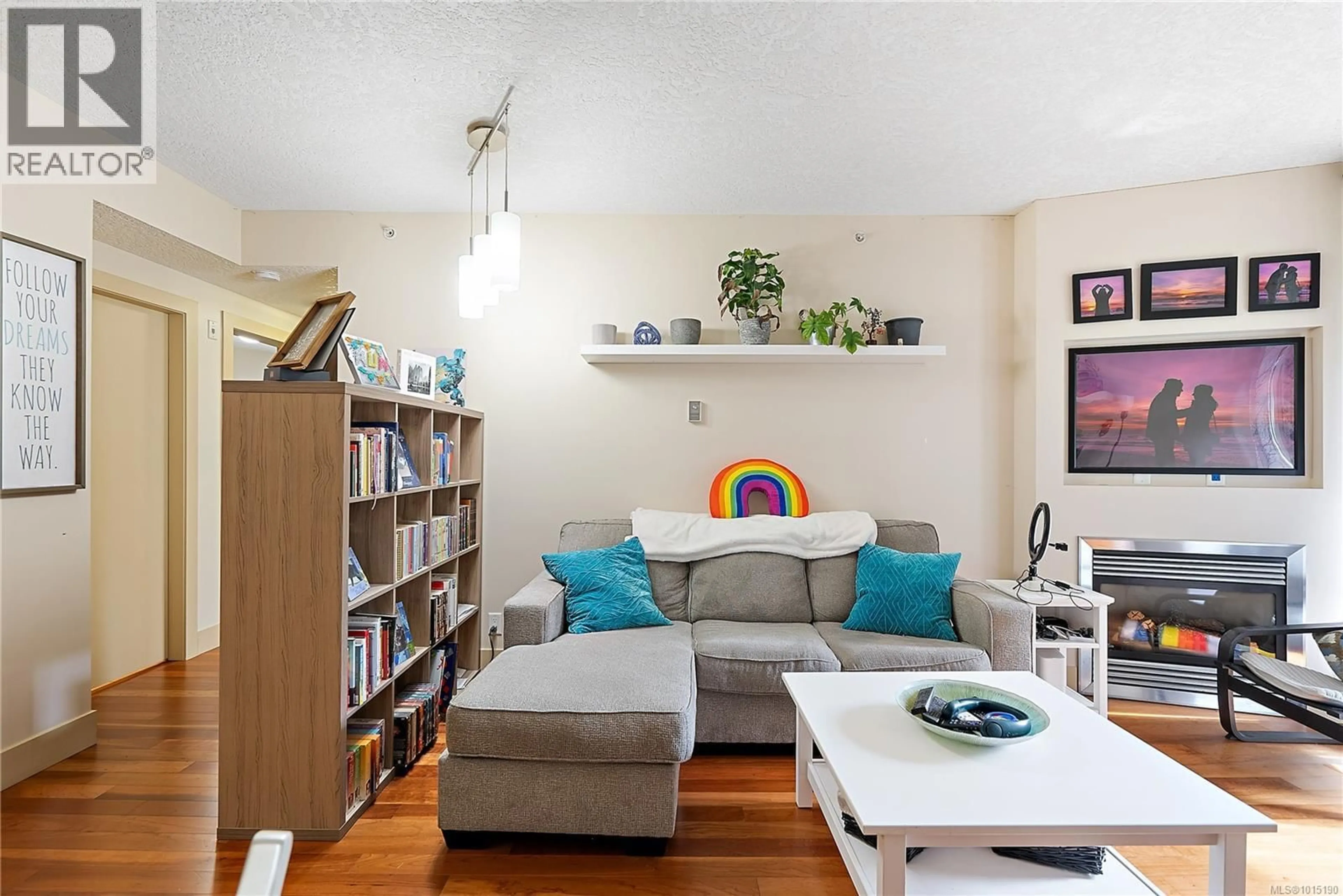 Living room with furniture, unknown for S204 - 737 HUMBOLDT STREET, Victoria British Columbia V8W1B1