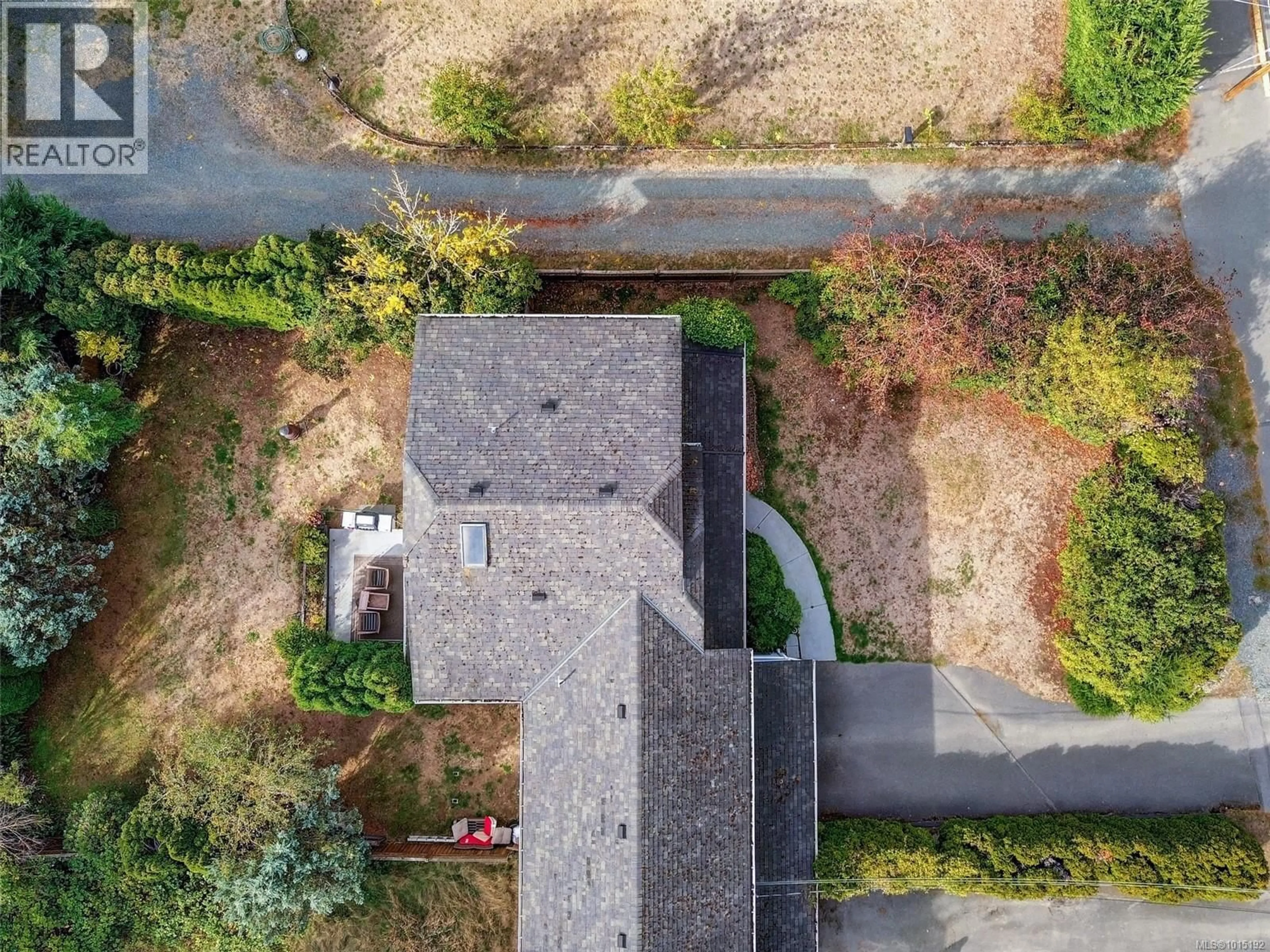 A pic from outside/outdoor area/front of a property/back of a property/a pic from drone, street for 1033 GOLDSTREAM AVENUE, Langford British Columbia V9B2Y6