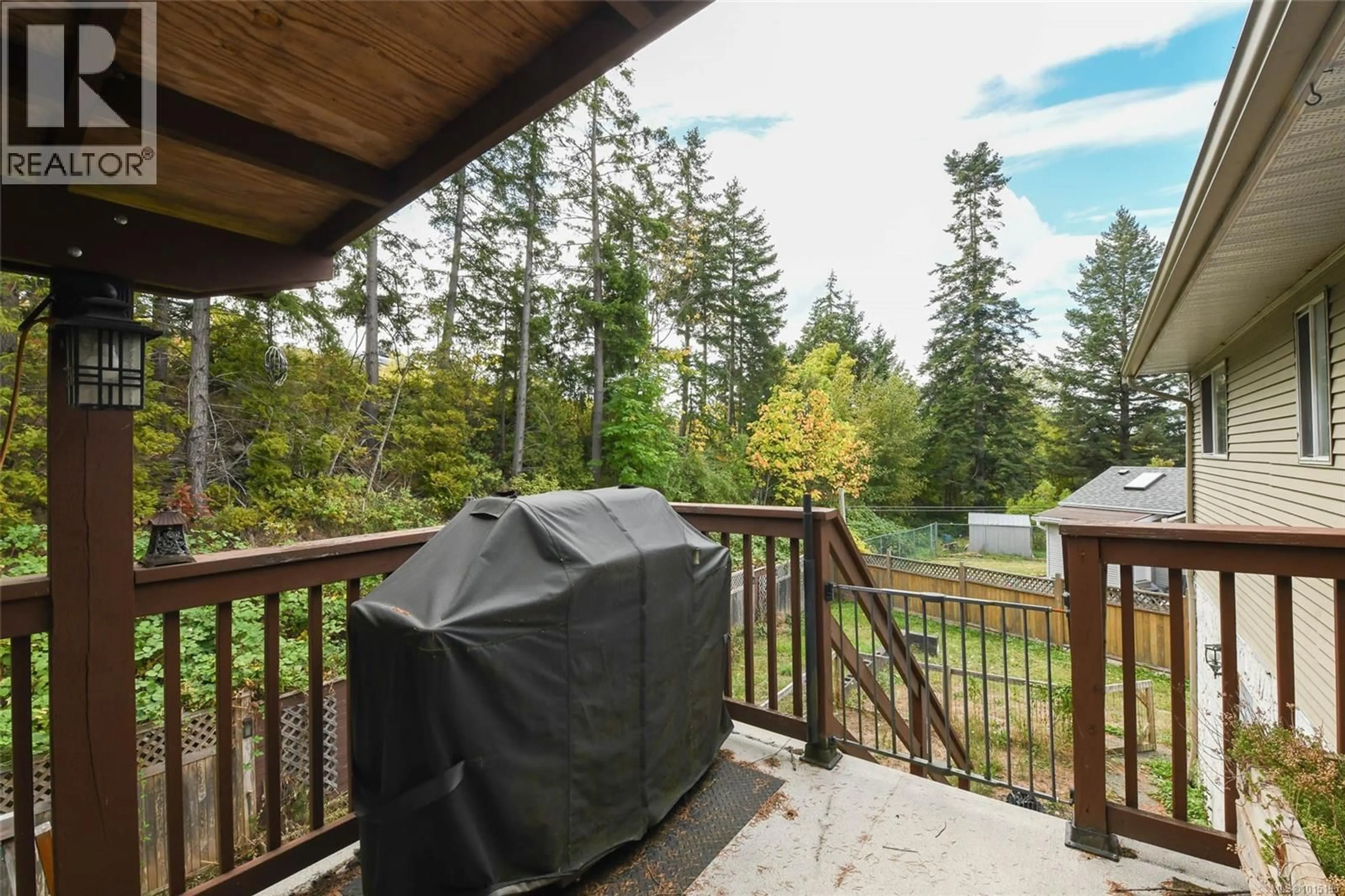 Patio, forest/trees view for 1571 VALLEY CRESCENT, Courtenay British Columbia V9N3W2