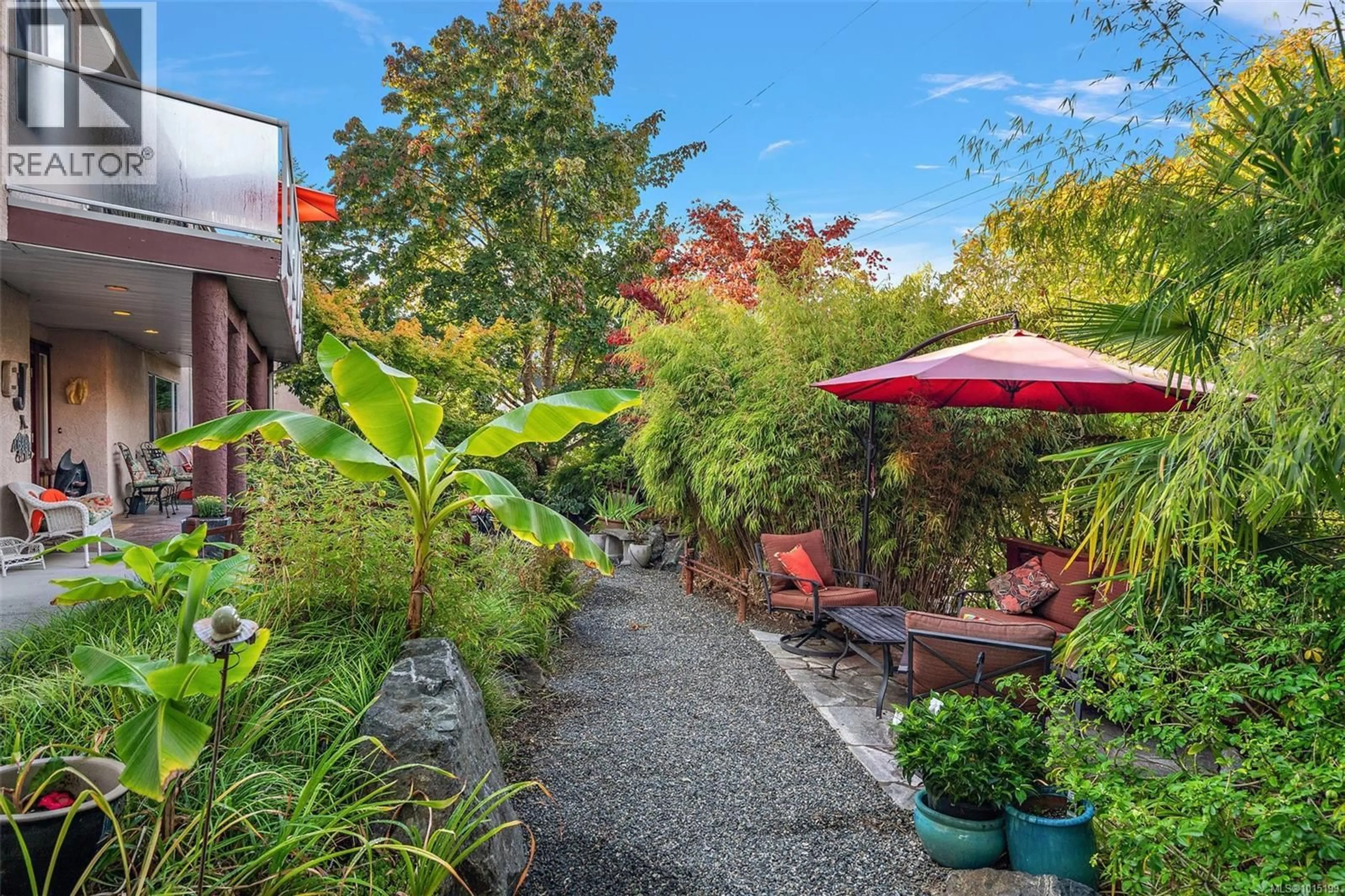 Patio, street for A - 6599 CENTRAL SAANICH ROAD, Central Saanich British Columbia V8Z5V1