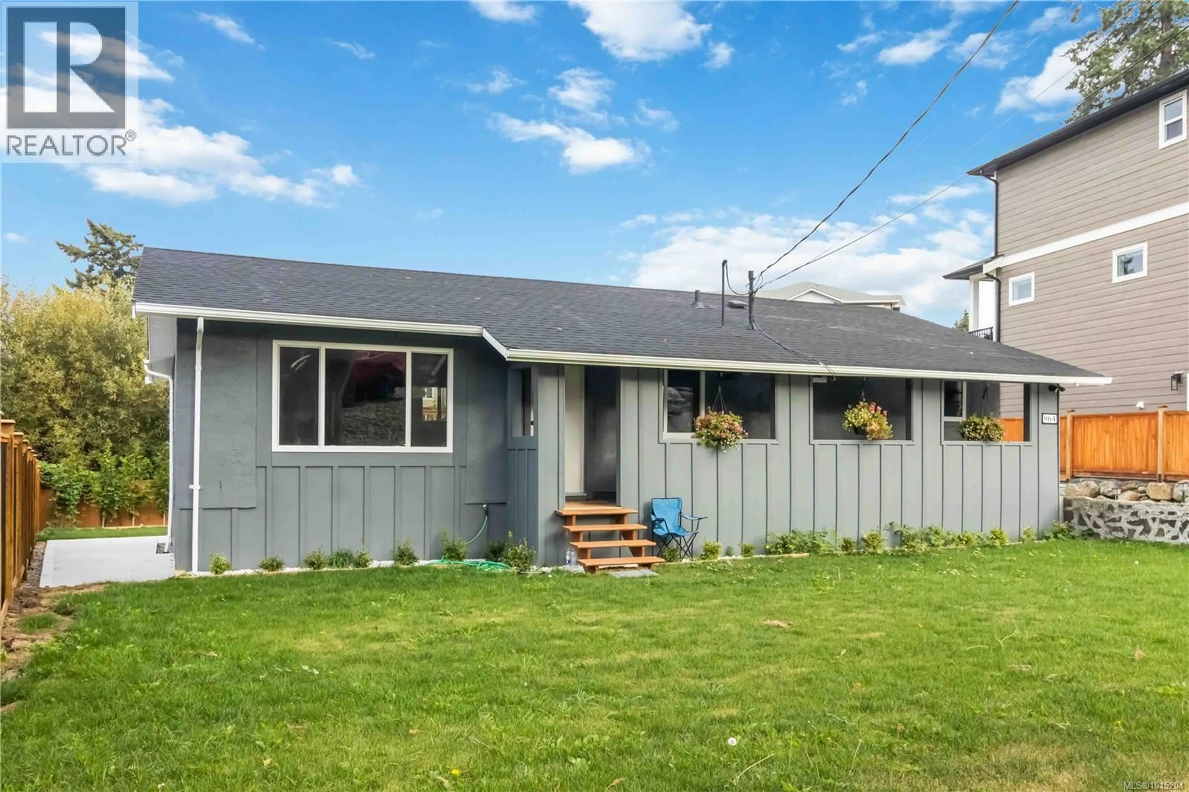 Home with vinyl exterior material, street for 964 LOCH GLEN PLACE, Langford British Columbia V9B4Z5