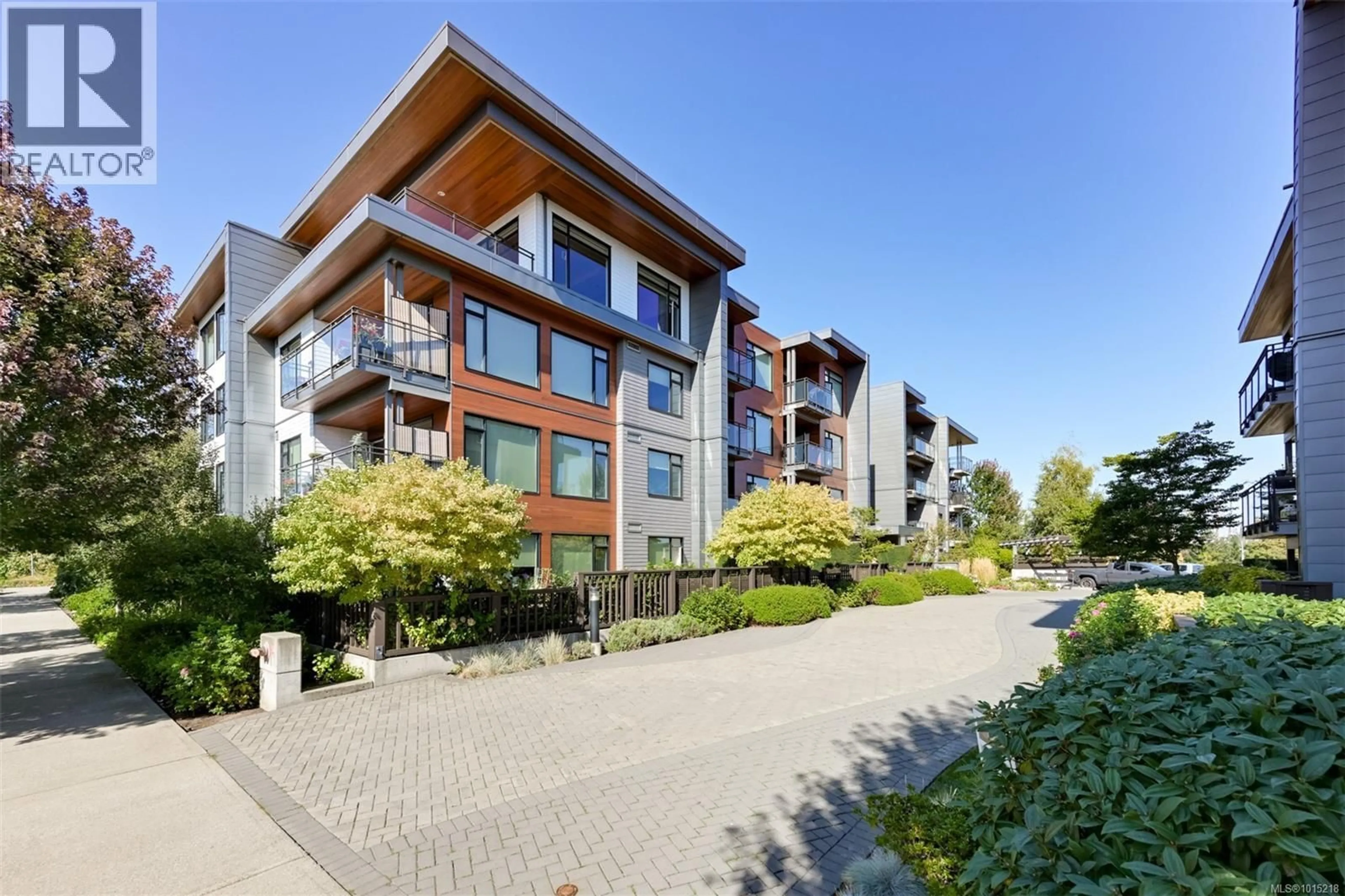 Patio, street for 407 - 3815 ROWLAND AVENUE, Saanich British Columbia V8Z0E1