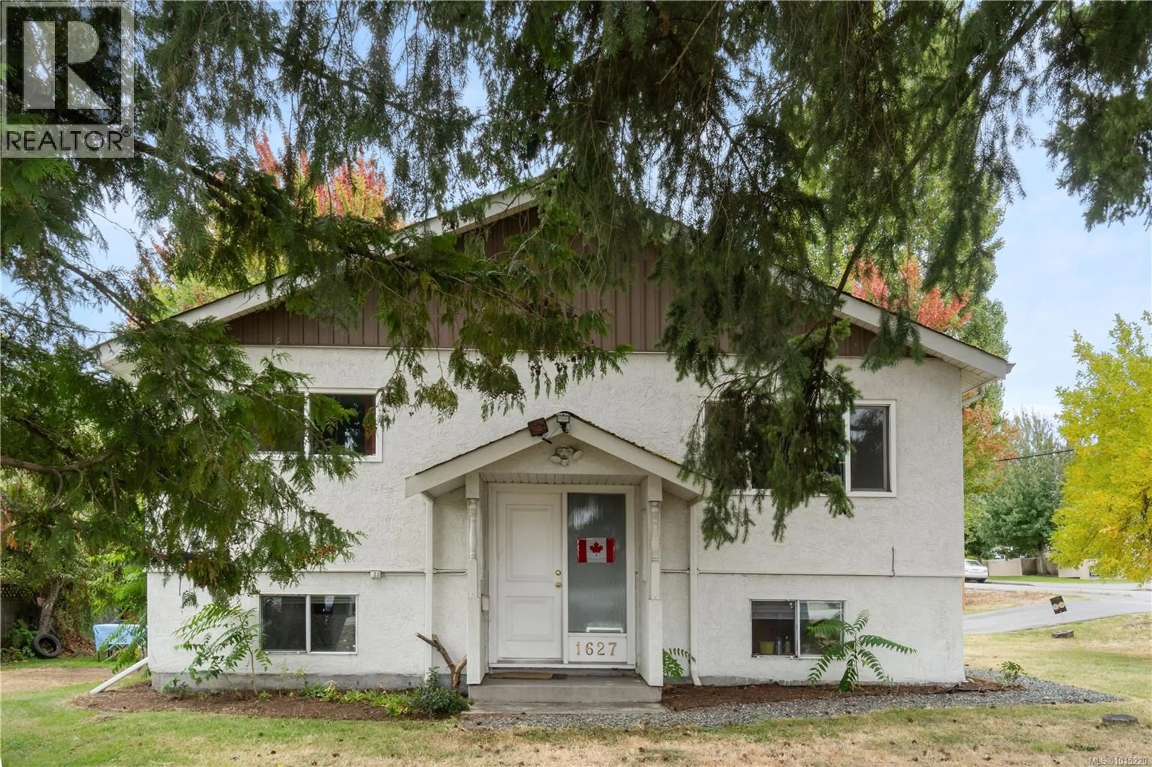 Home with vinyl exterior material, street for 1627 NORTHFIELD ROAD, Nanaimo British Columbia V9S3A8