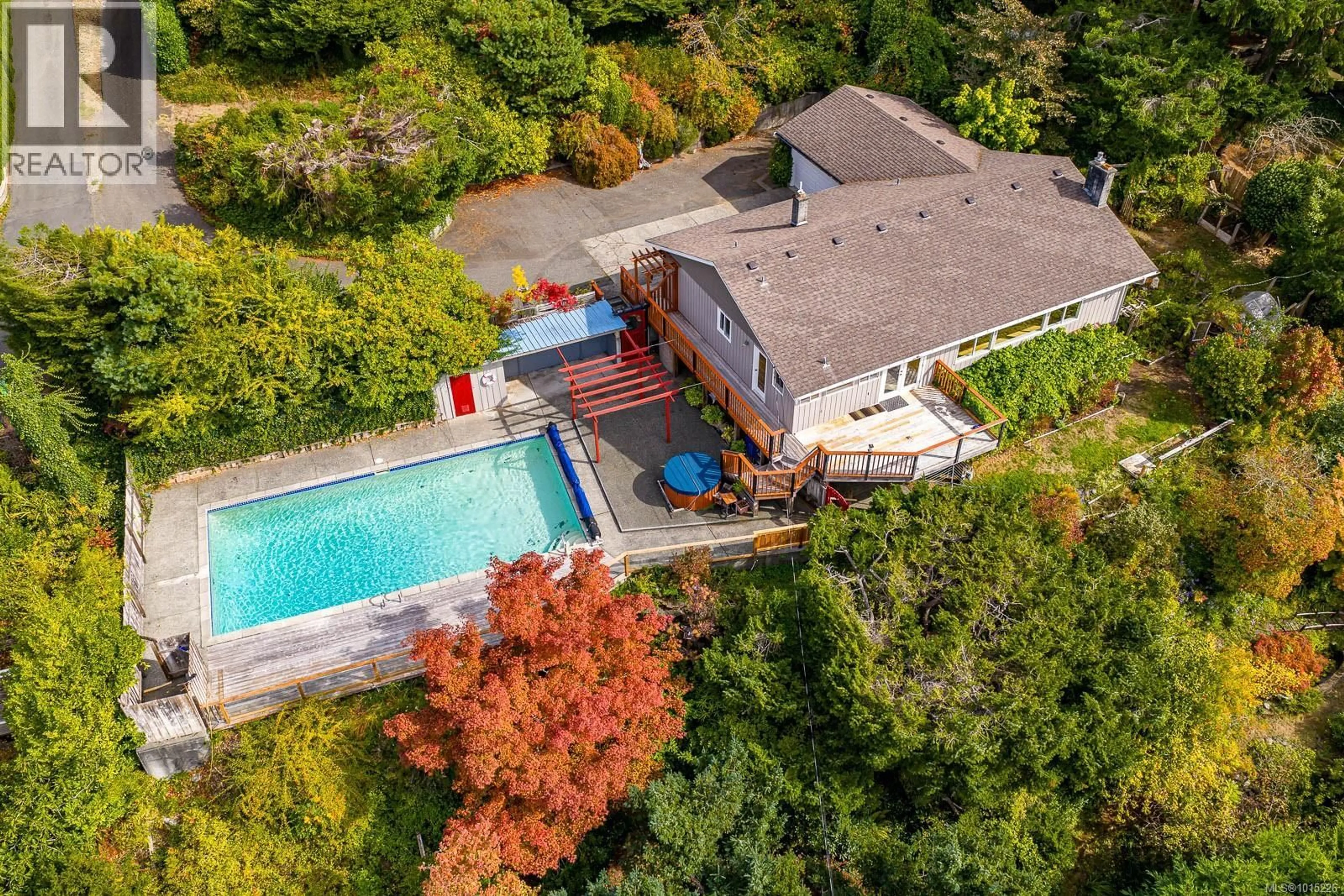 A pic from outside/outdoor area/front of a property/back of a property/a pic from drone, unknown for 1345 GLEN URQUHART DRIVE, Courtenay British Columbia V9N3Y3