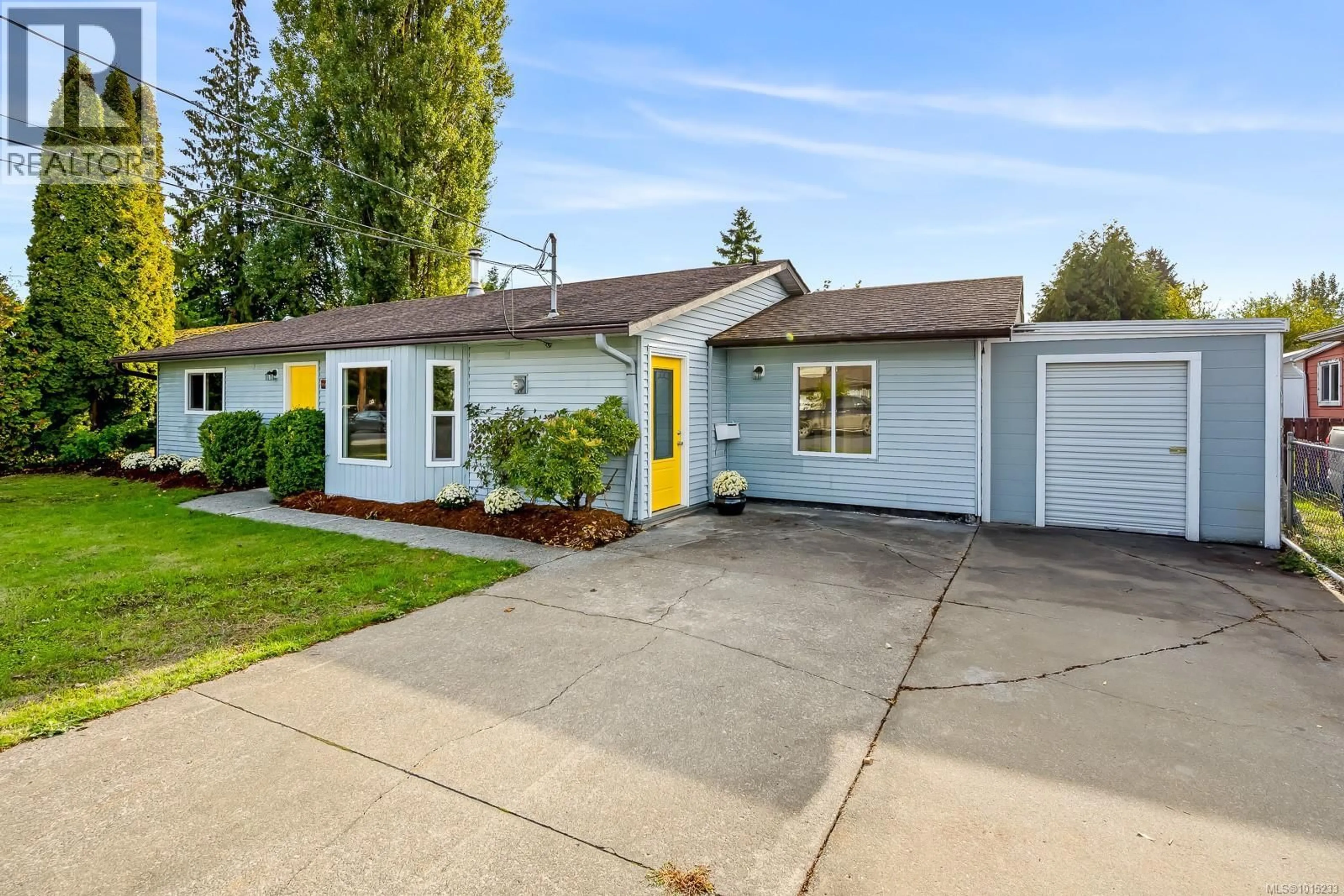 Home with vinyl exterior material, street for 2391 TULL AVENUE, Courtenay British Columbia V9N7S1