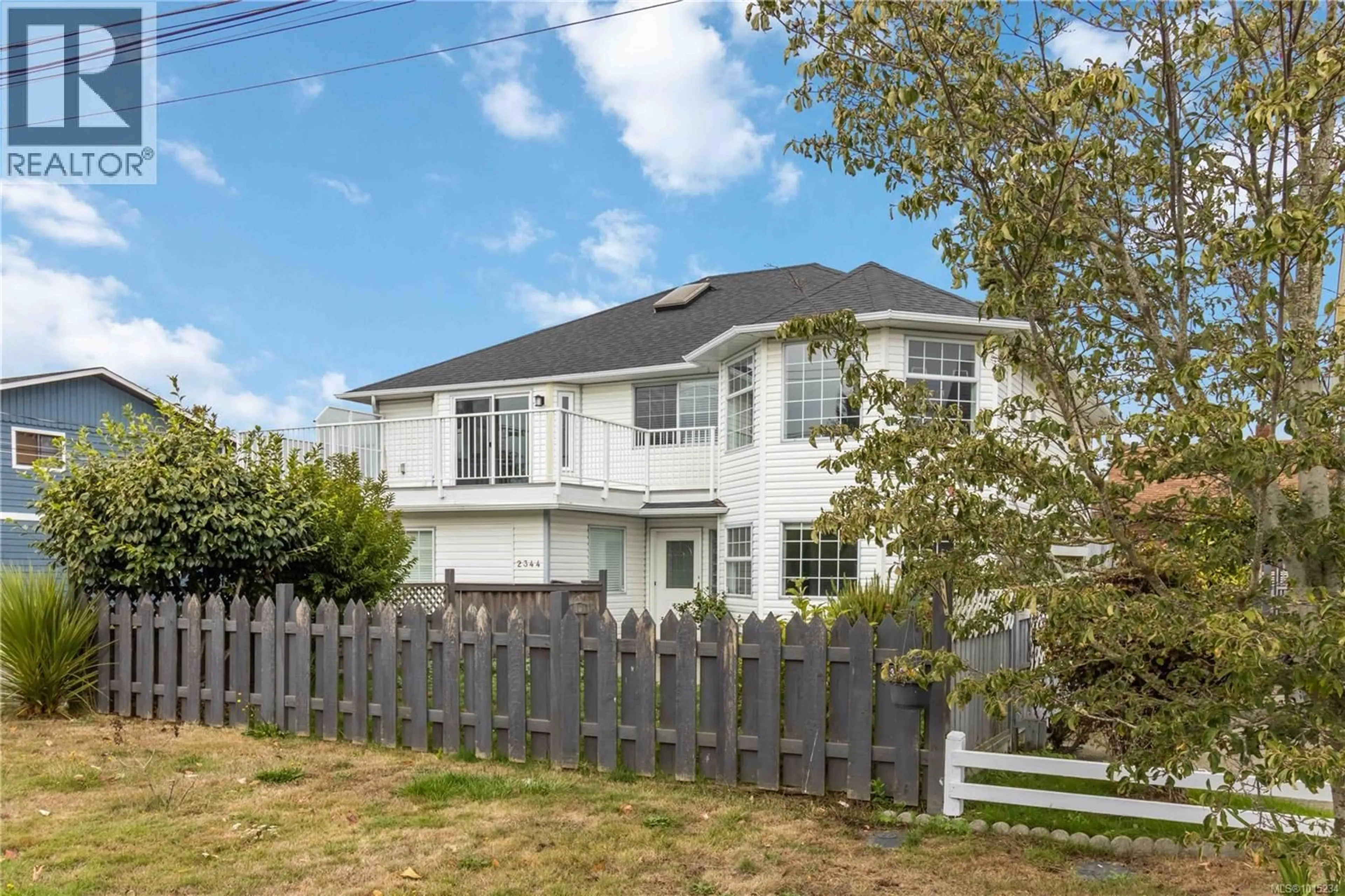 A pic from outside/outdoor area/front of a property/back of a property/a pic from drone, street for 2344 OCEAN AVENUE, Sidney British Columbia V8L4V9