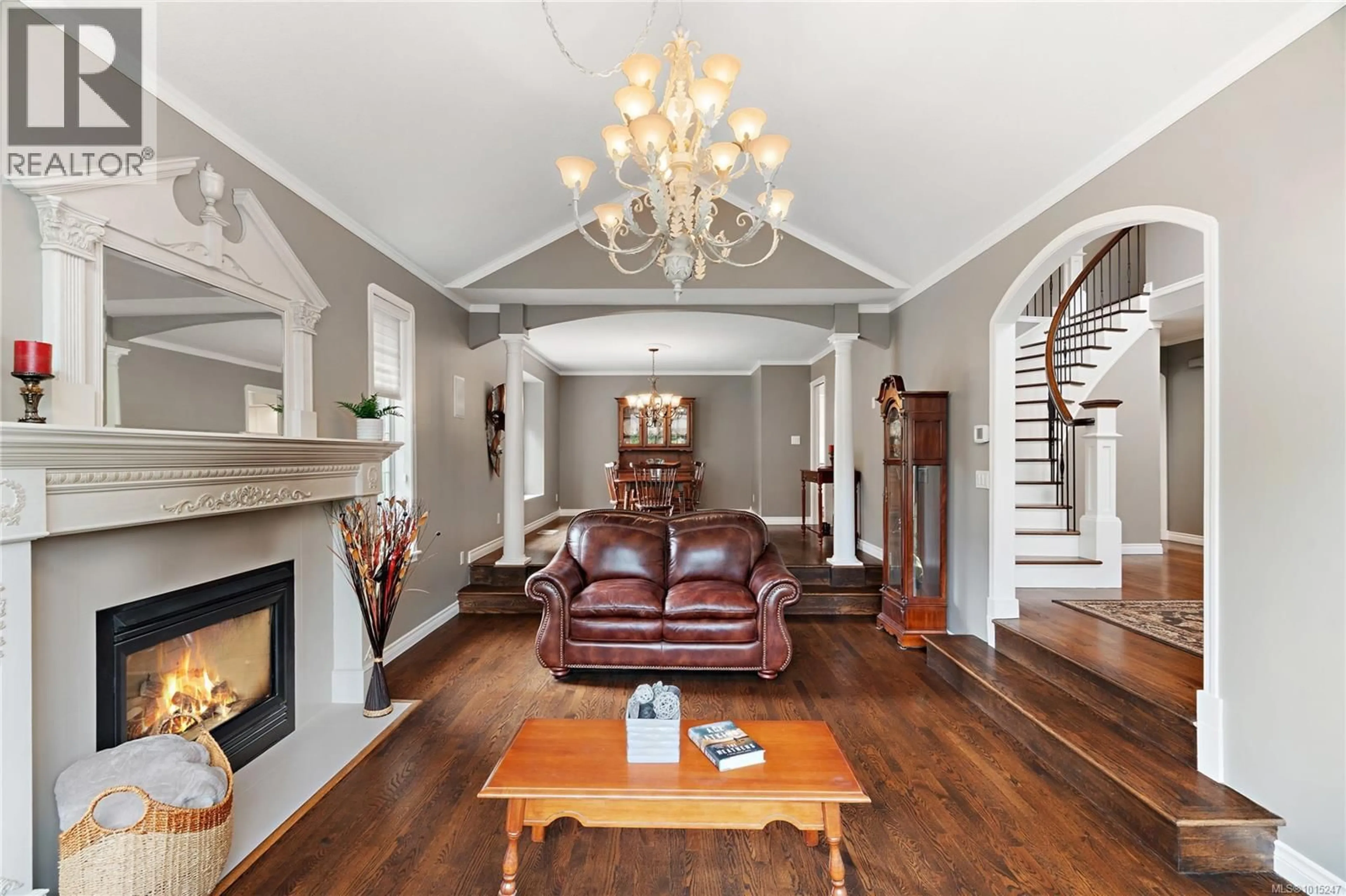 Indoor foyer for 8650 RICHLAND PLACE, North Saanich British Columbia V8L5E3