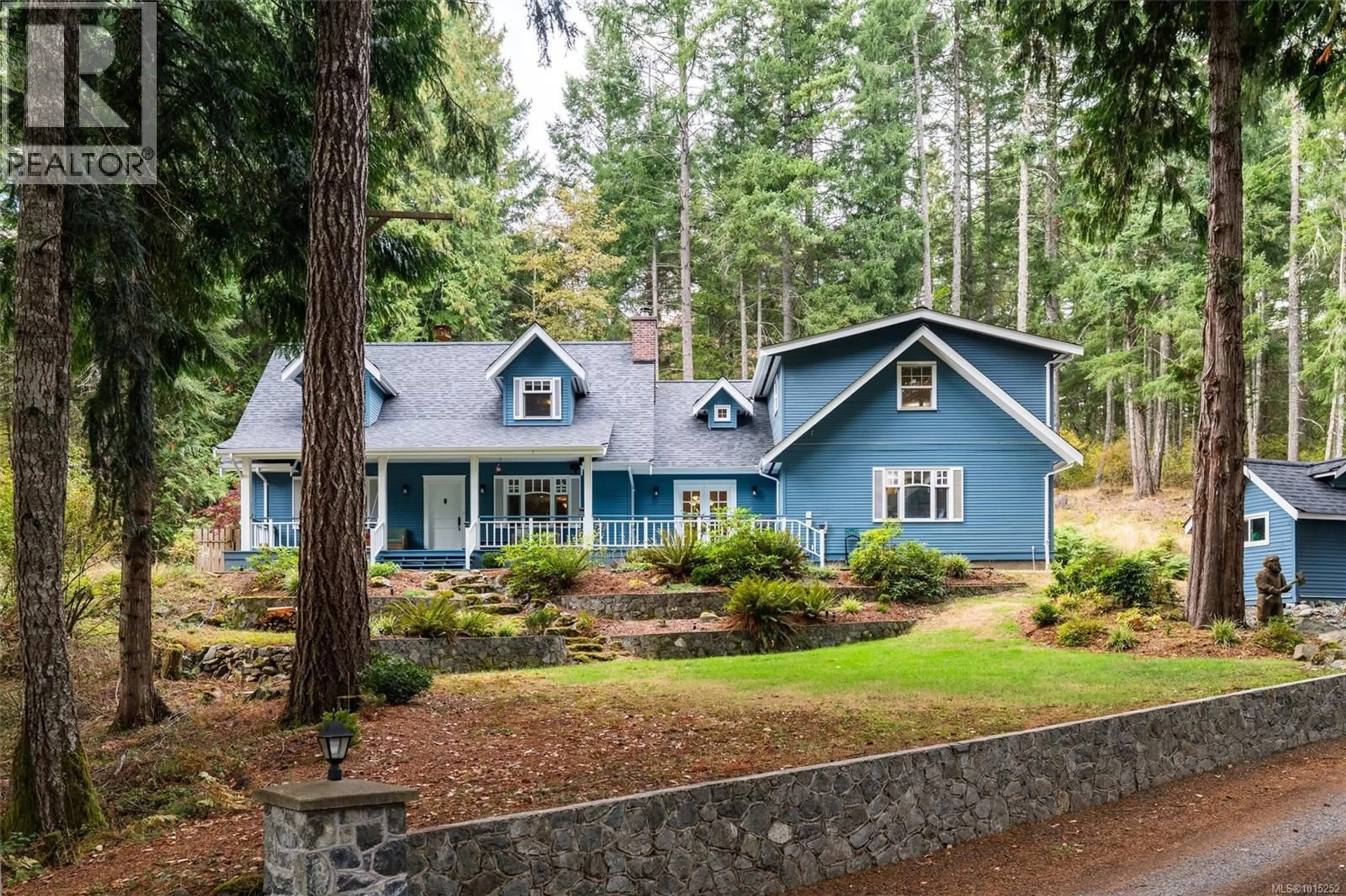 Home with vinyl exterior material, unknown for 724 CALEB PIKE ROAD, Highlands British Columbia V9B6G5