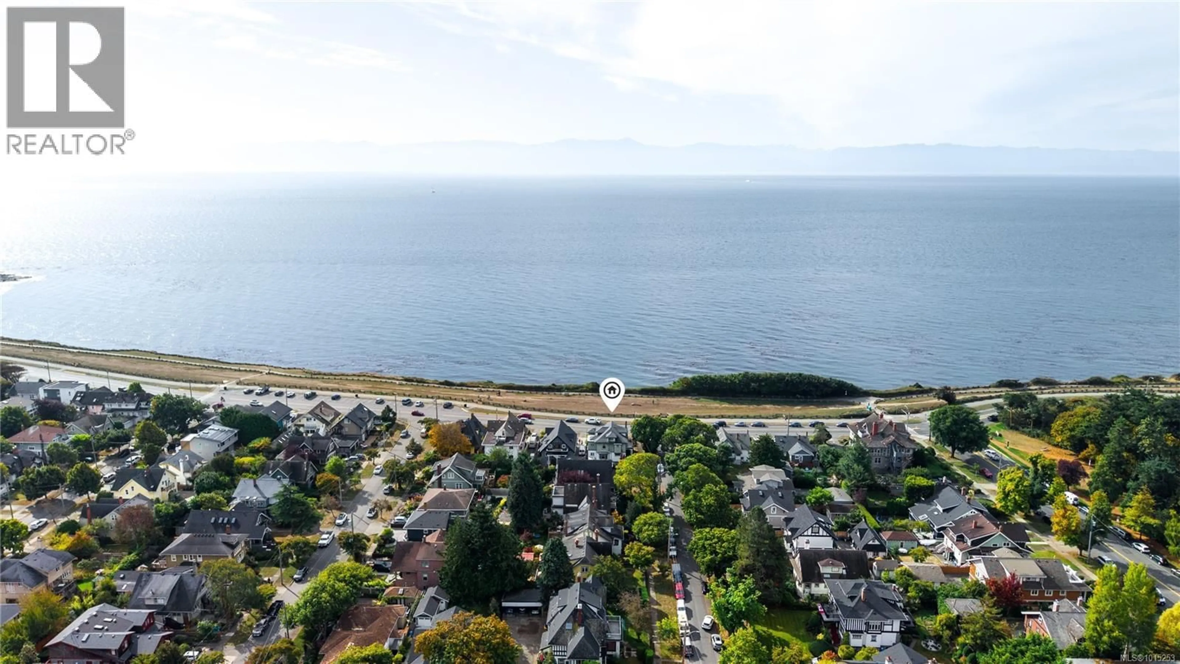 A pic from outside/outdoor area/front of a property/back of a property/a pic from drone, water/lake/river/ocean view for 1124 DALLAS ROAD, Victoria British Columbia V8V1B9