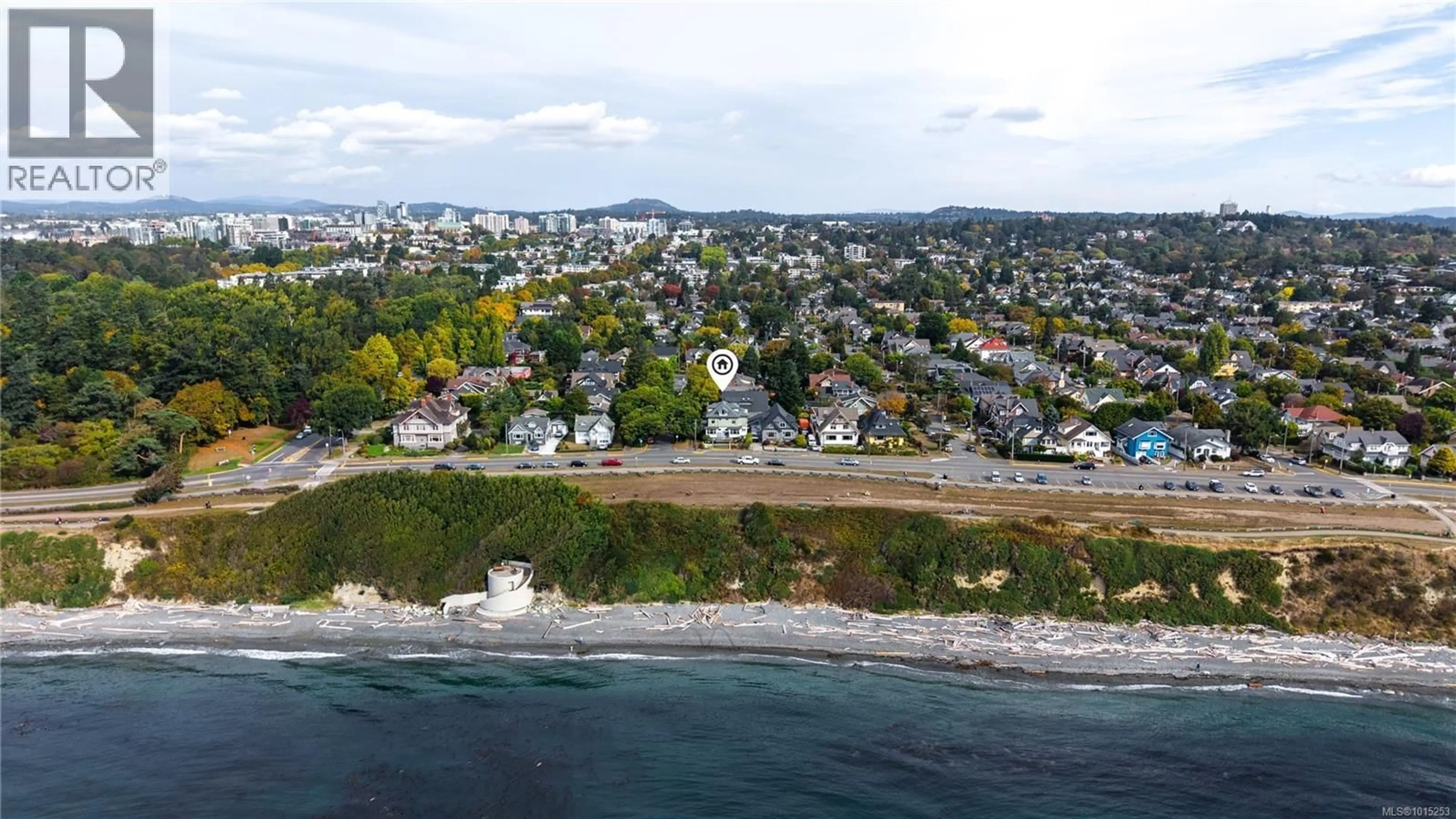 A pic from outside/outdoor area/front of a property/back of a property/a pic from drone, water/lake/river/ocean view for 1124 DALLAS ROAD, Victoria British Columbia V8V1B9