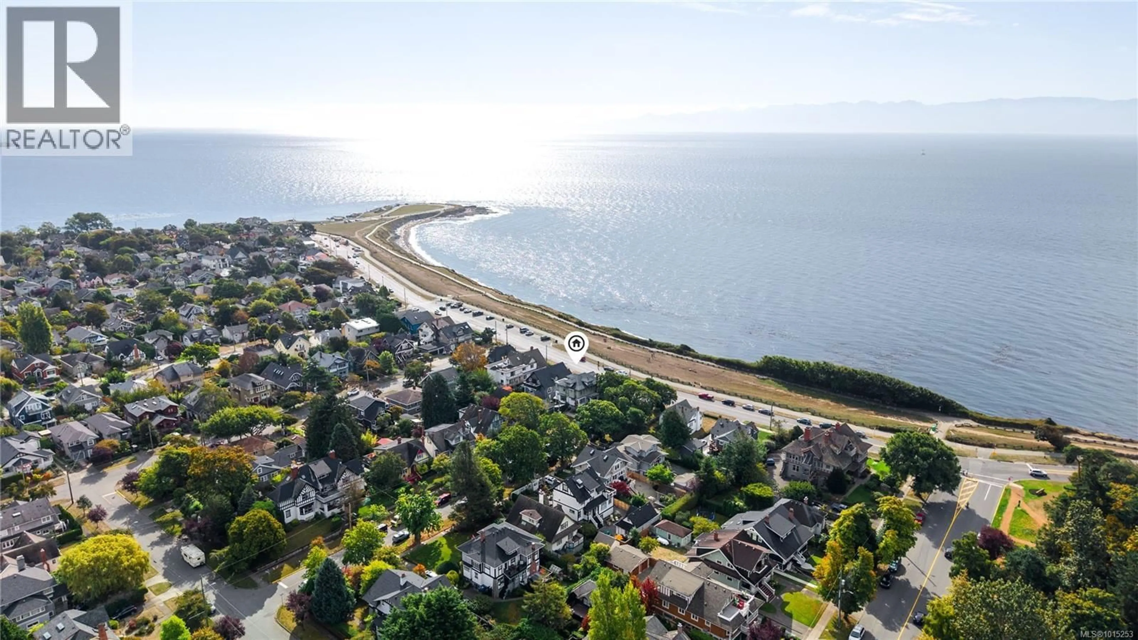 A pic from outside/outdoor area/front of a property/back of a property/a pic from drone, water/lake/river/ocean view for 1124 DALLAS ROAD, Victoria British Columbia V8V1B9