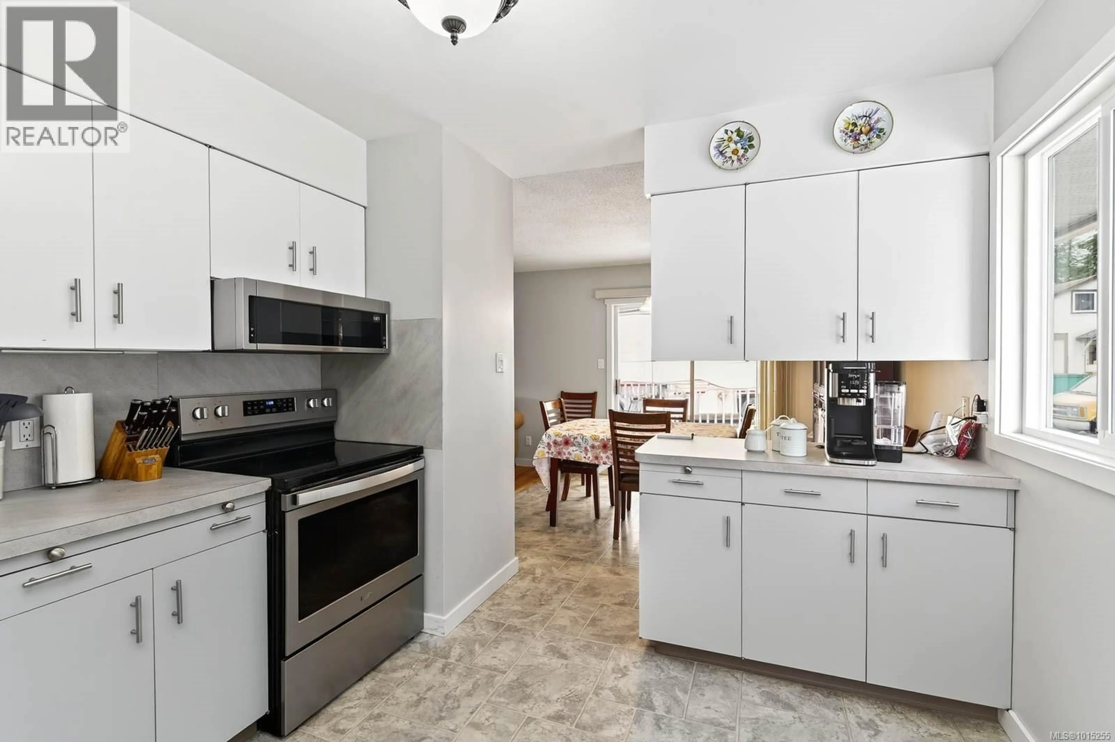 Standard kitchen, ceramic/tile floor for 5660 GORDON AVENUE, Port Alberni British Columbia V9Y8W3