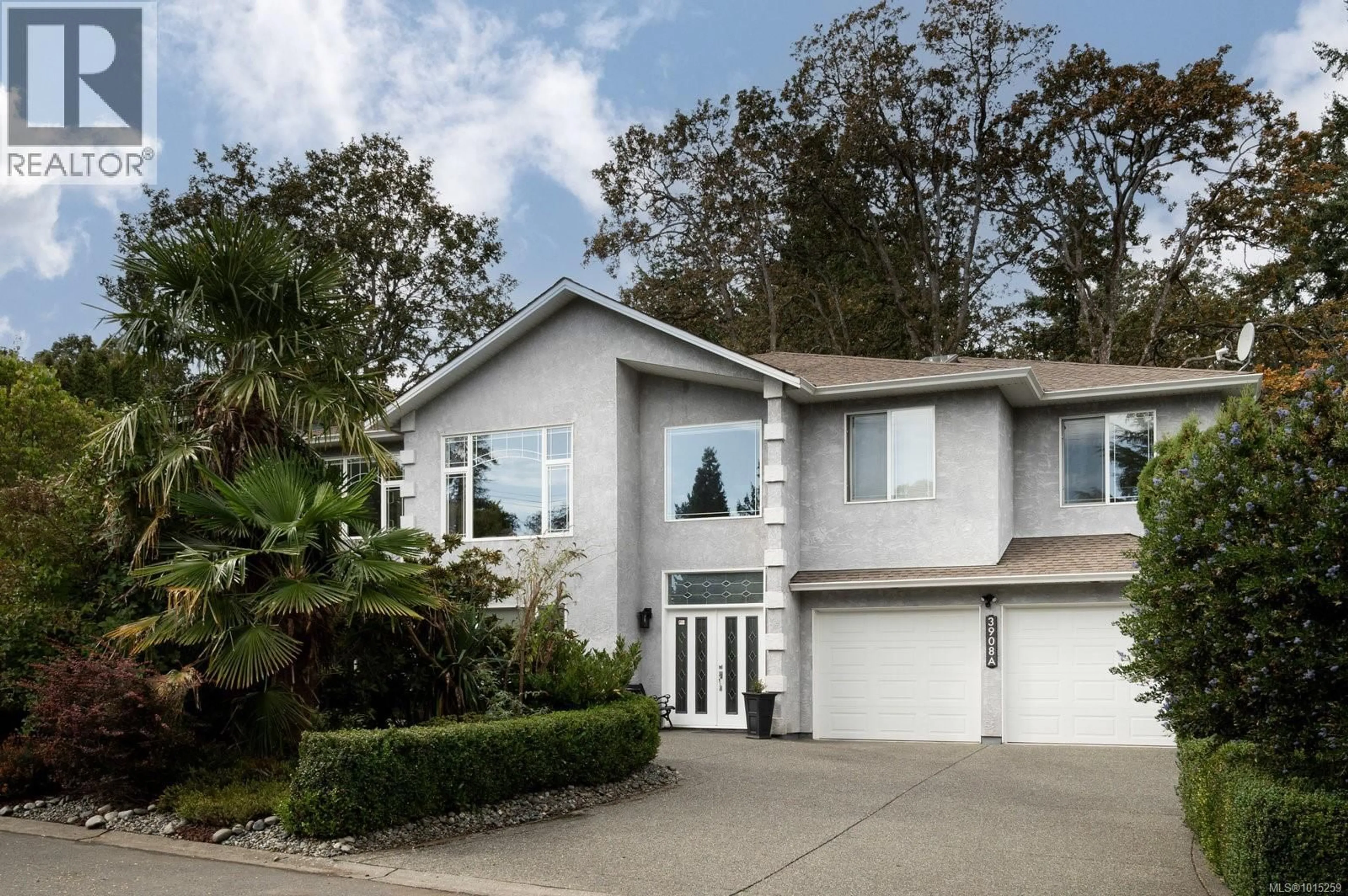 Home with vinyl exterior material, street for 3908A ASCOT DRIVE, Saanich British Columbia V8P3S1