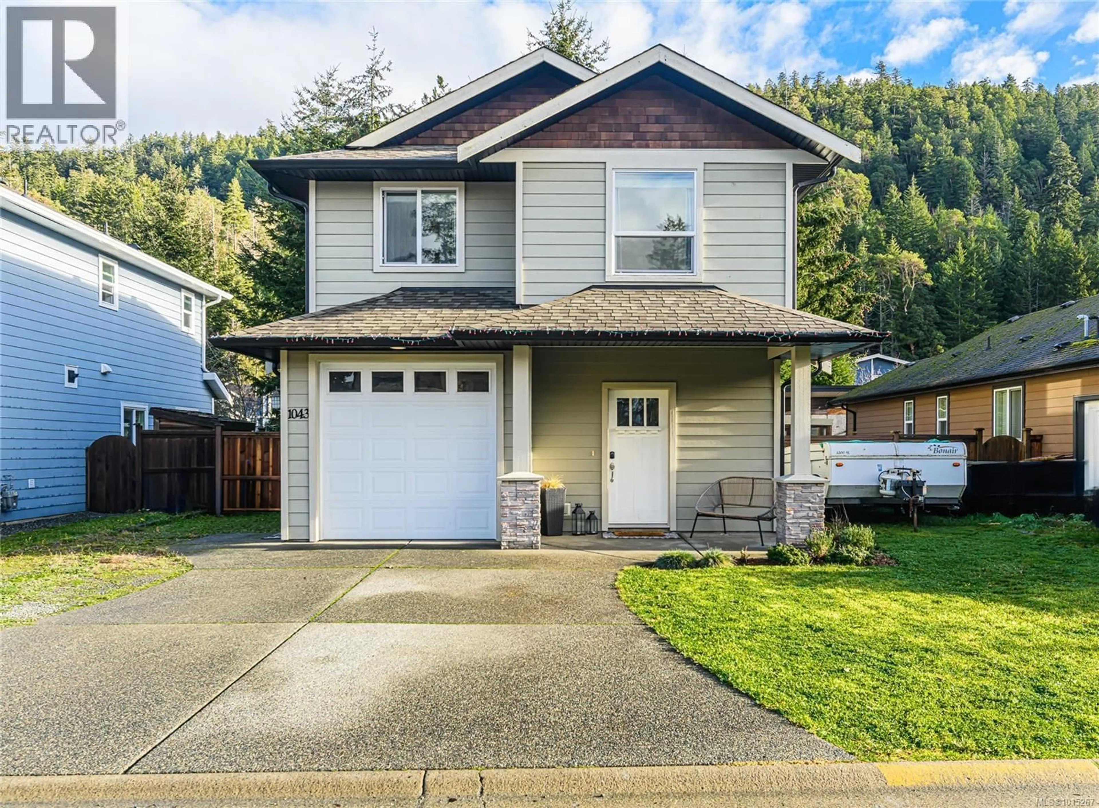 Home with vinyl exterior material, street for 1043 SKYLAR CIRCLE, Shawnigan Lake British Columbia V0R2W3