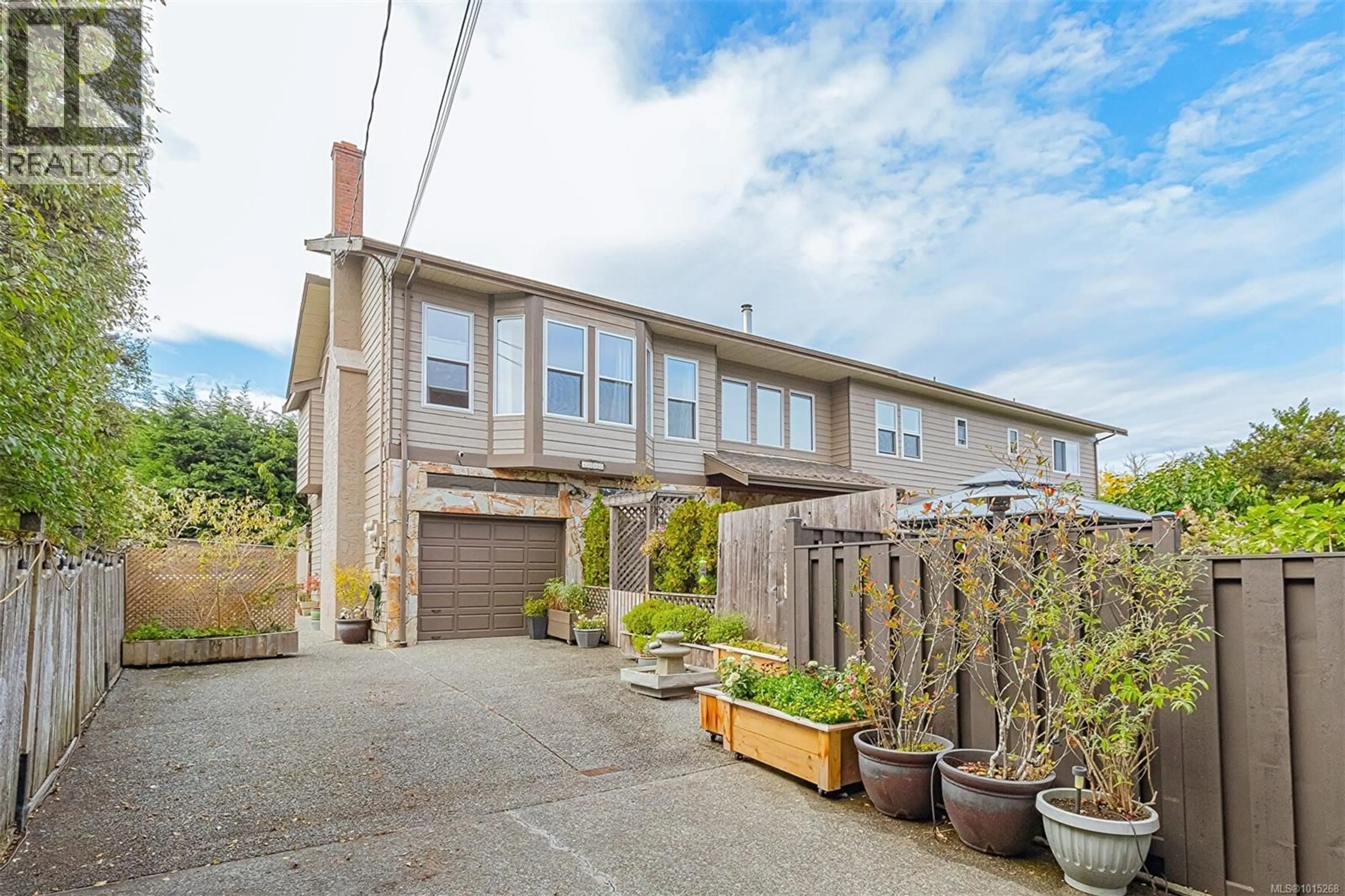 Unknown for 4050 SANTA MARIA AVENUE, Saanich British Columbia V8Z5H4