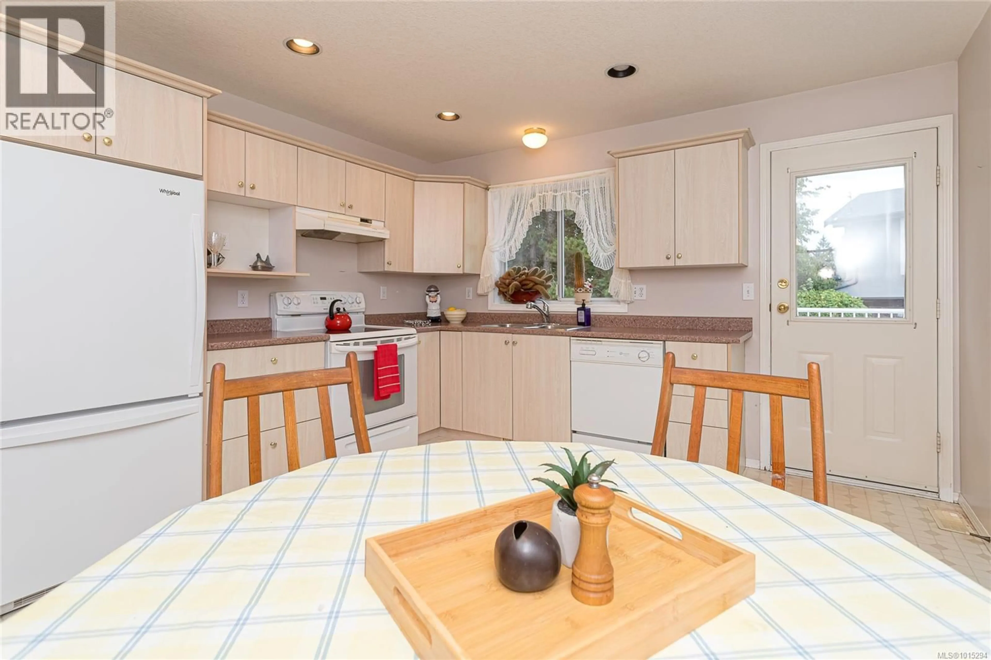 Standard kitchen, unknown for 2389 WESTHILL PLACE, Nanaimo British Columbia V9R6M9
