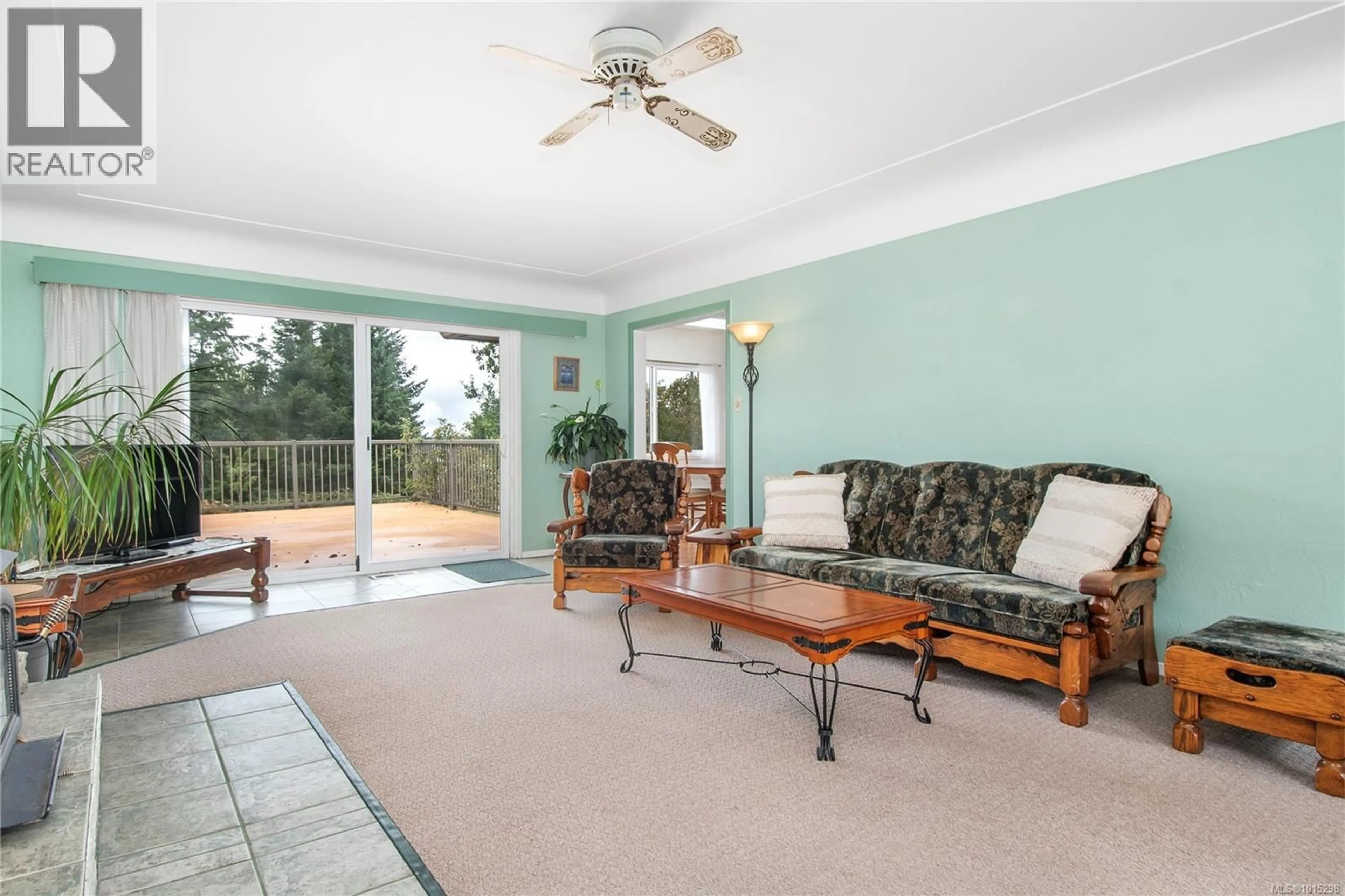 Living room with furniture, unknown for 644 8TH AVENUE, Campbell River British Columbia V9W6R5
