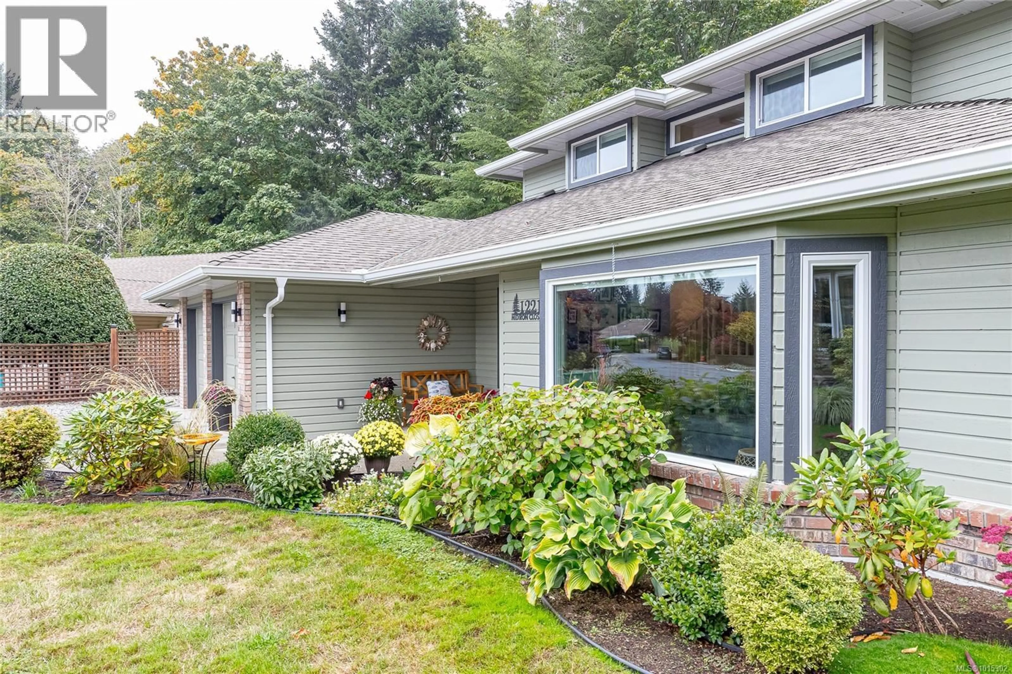 Home with vinyl exterior material, unknown for 1221 MIDIRON CLOSE, Qualicum Beach British Columbia V9K1C6