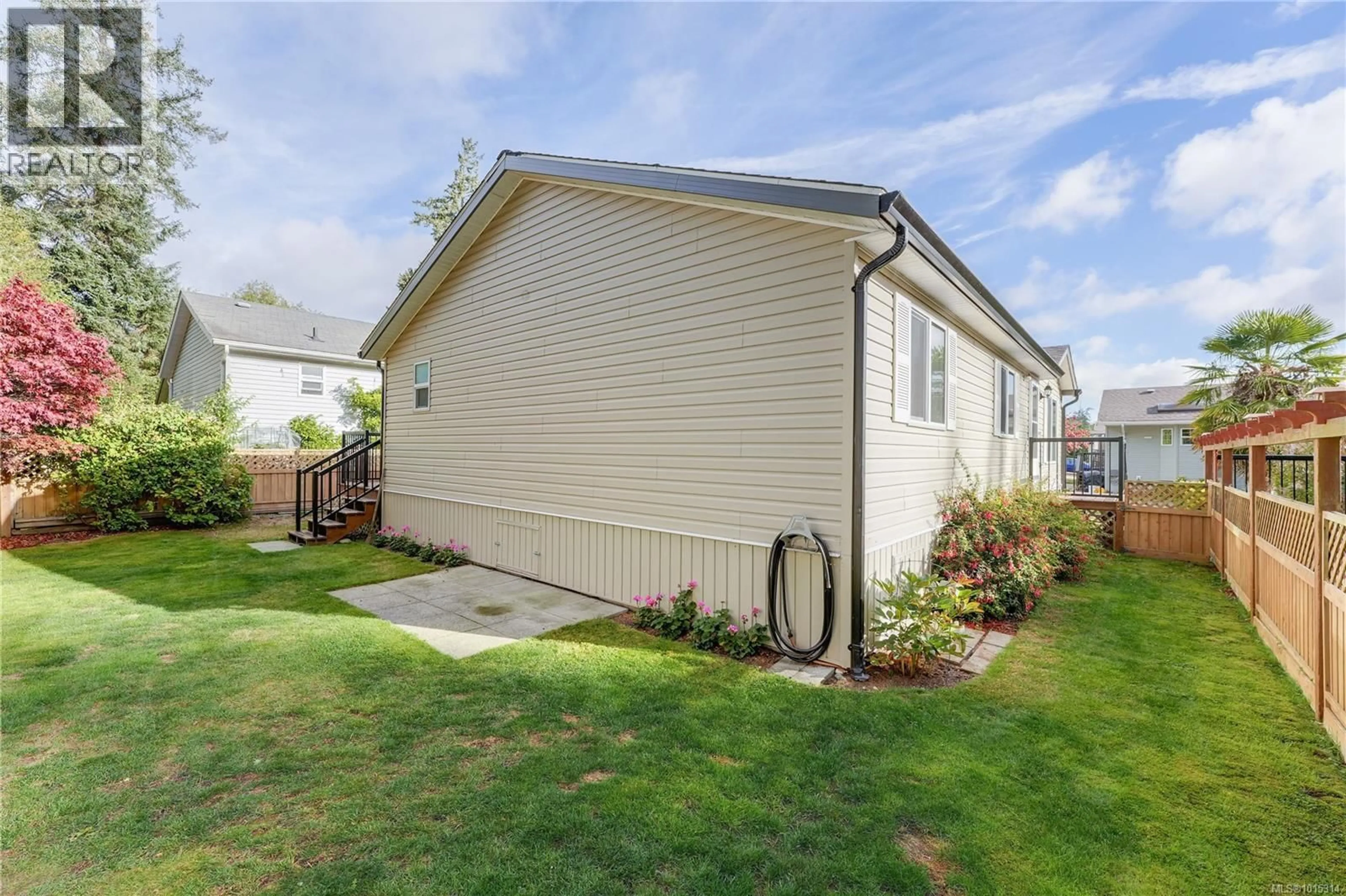 Home with vinyl exterior material, street for 40 - 7109 WEST COAST ROAD, Sooke British Columbia V9Z0S3